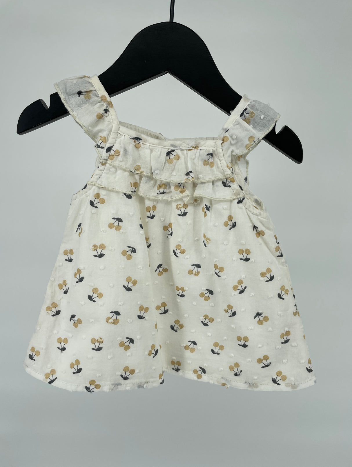 Top Mouwloos Beige Kersen Roesjes Maat 68