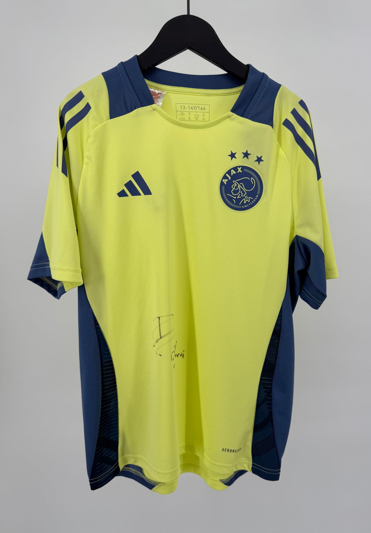 Voetbalshirt Adidas Geel met Handtekening Donny van de Beek Maat 158 / 164
