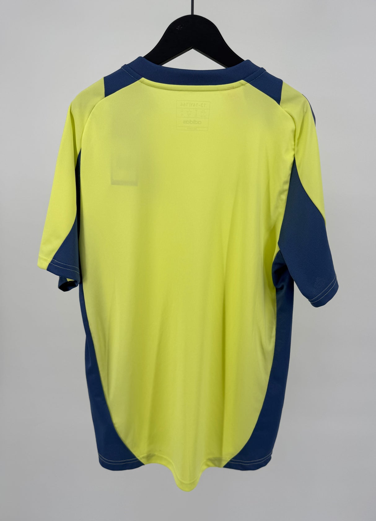 Voetbalshirt Adidas Geel met Handtekening Donny van de Beek Maat 158 / 164