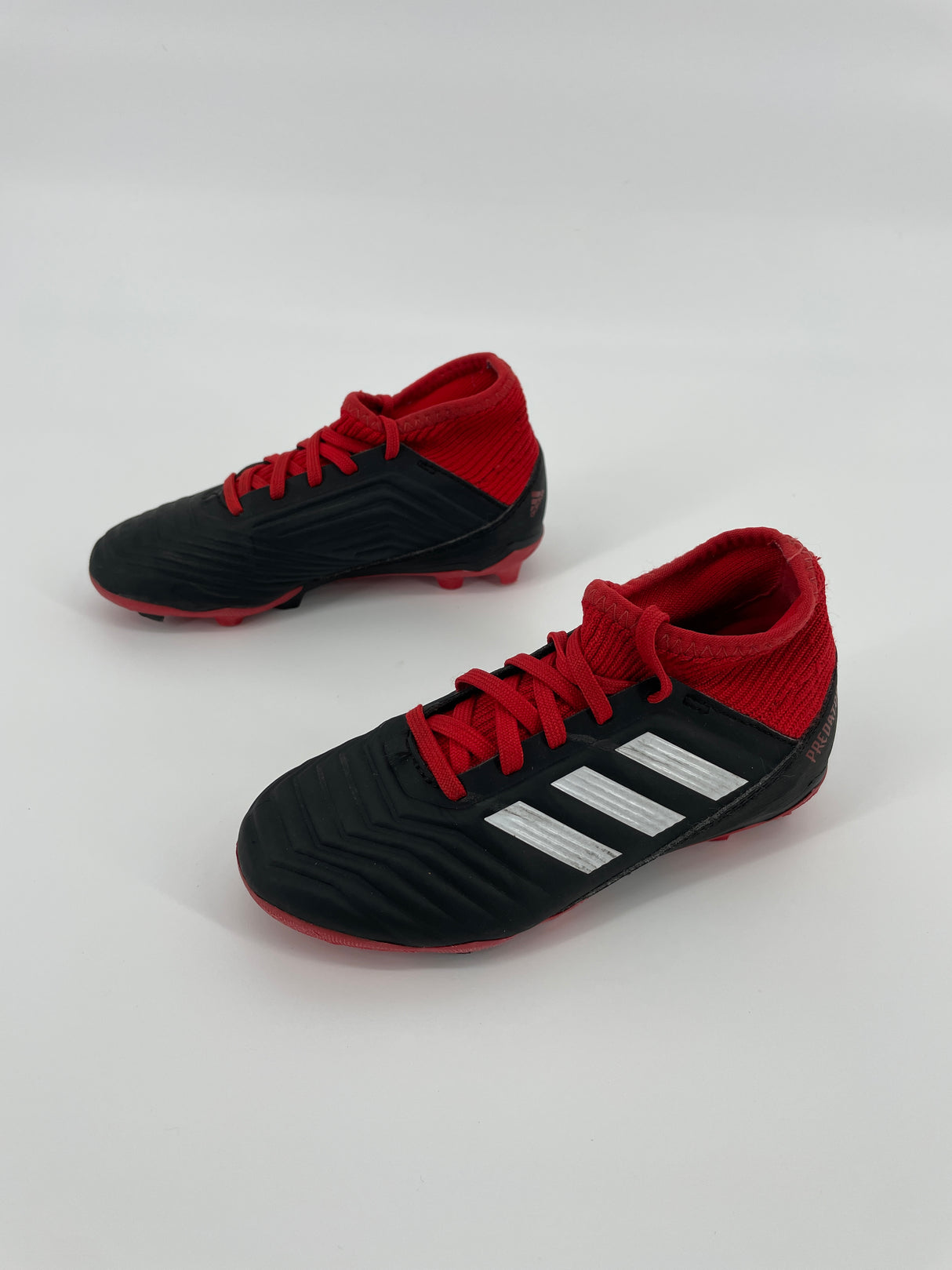 Predator Voetbalschoenen Zwart Rood Maat 30