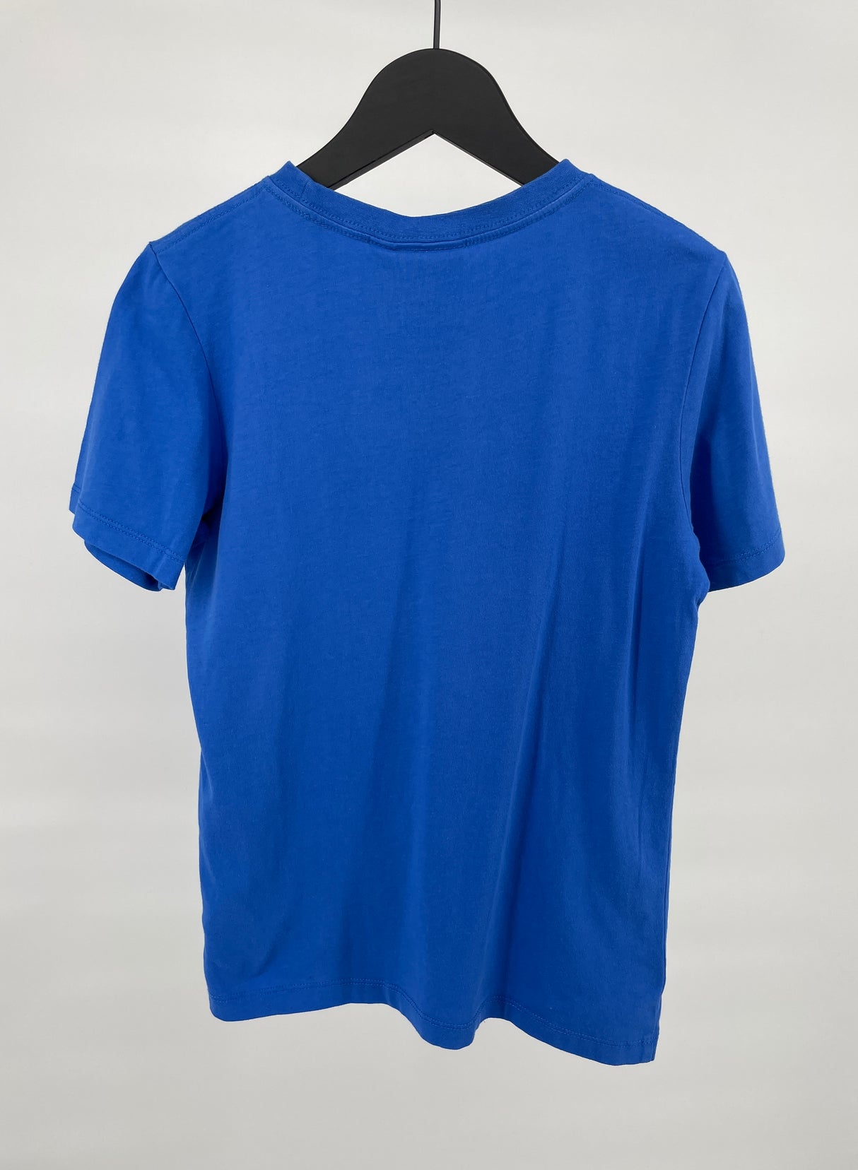 T-shirt Blauw Wit Logo Maat 128 / 134