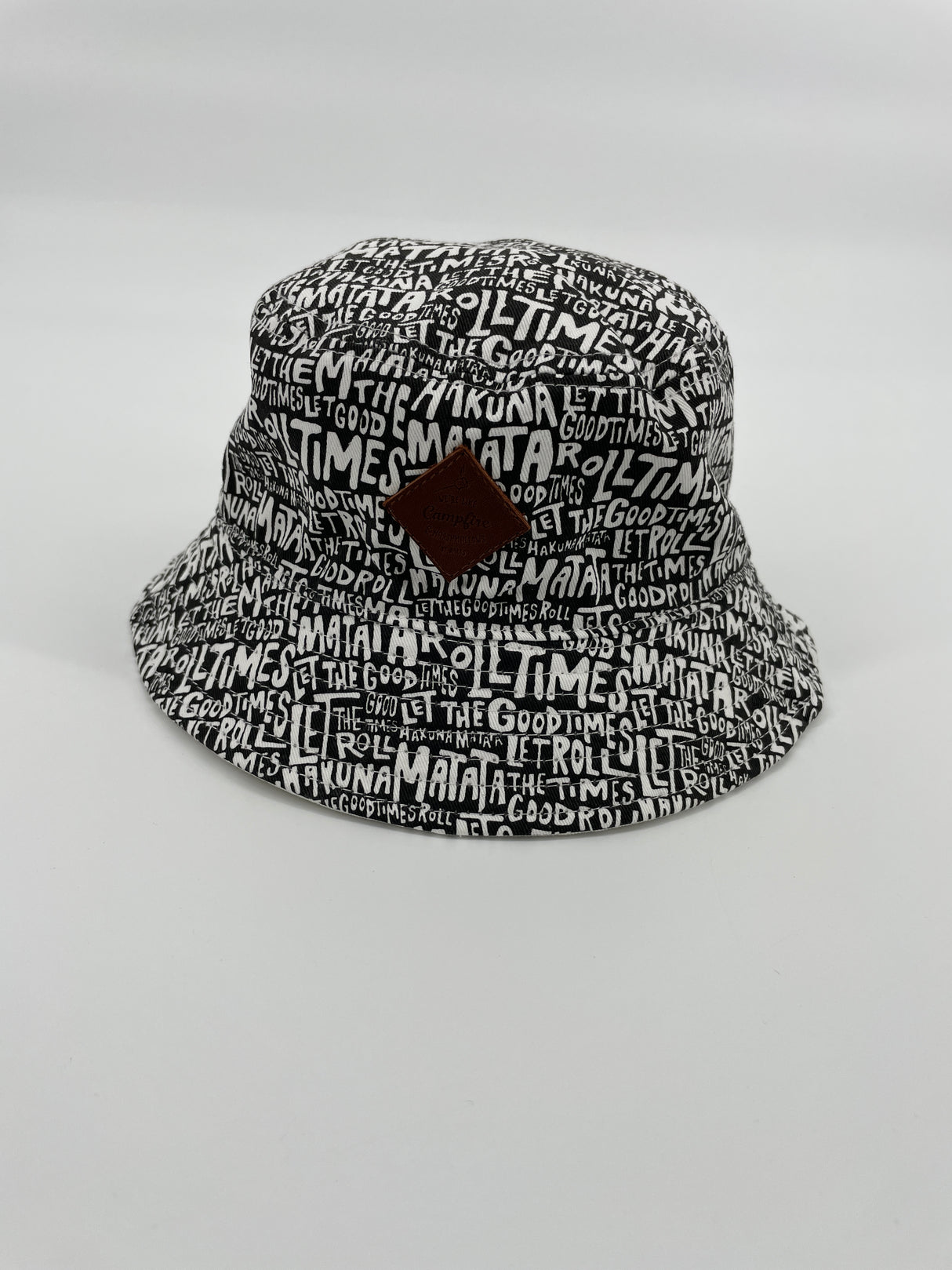 Vissershoedje Zwart Wit Letters Maat 4 - 8 Jaar