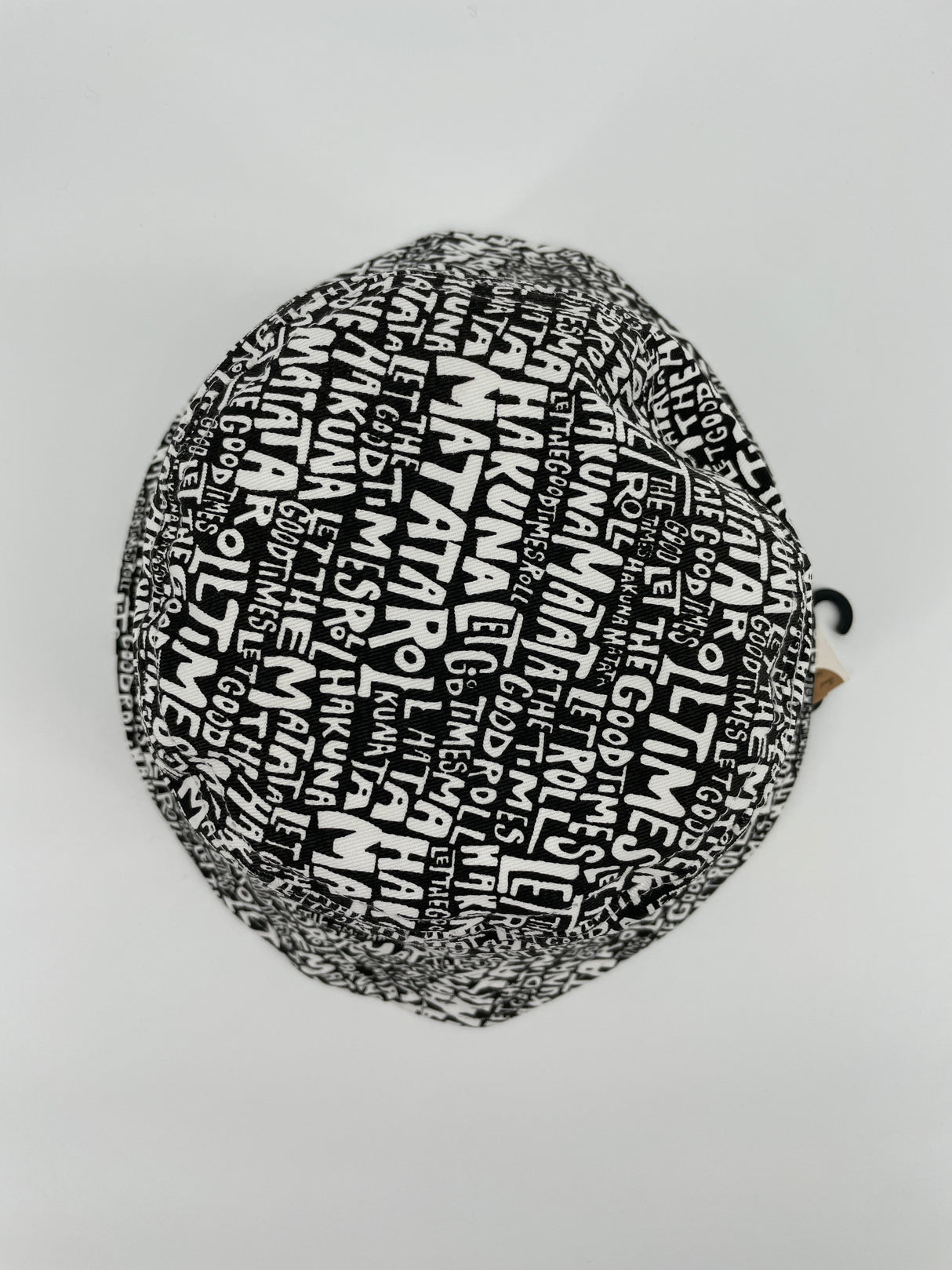 Vissershoedje Zwart Wit Letters Maat 4 - 8 Jaar