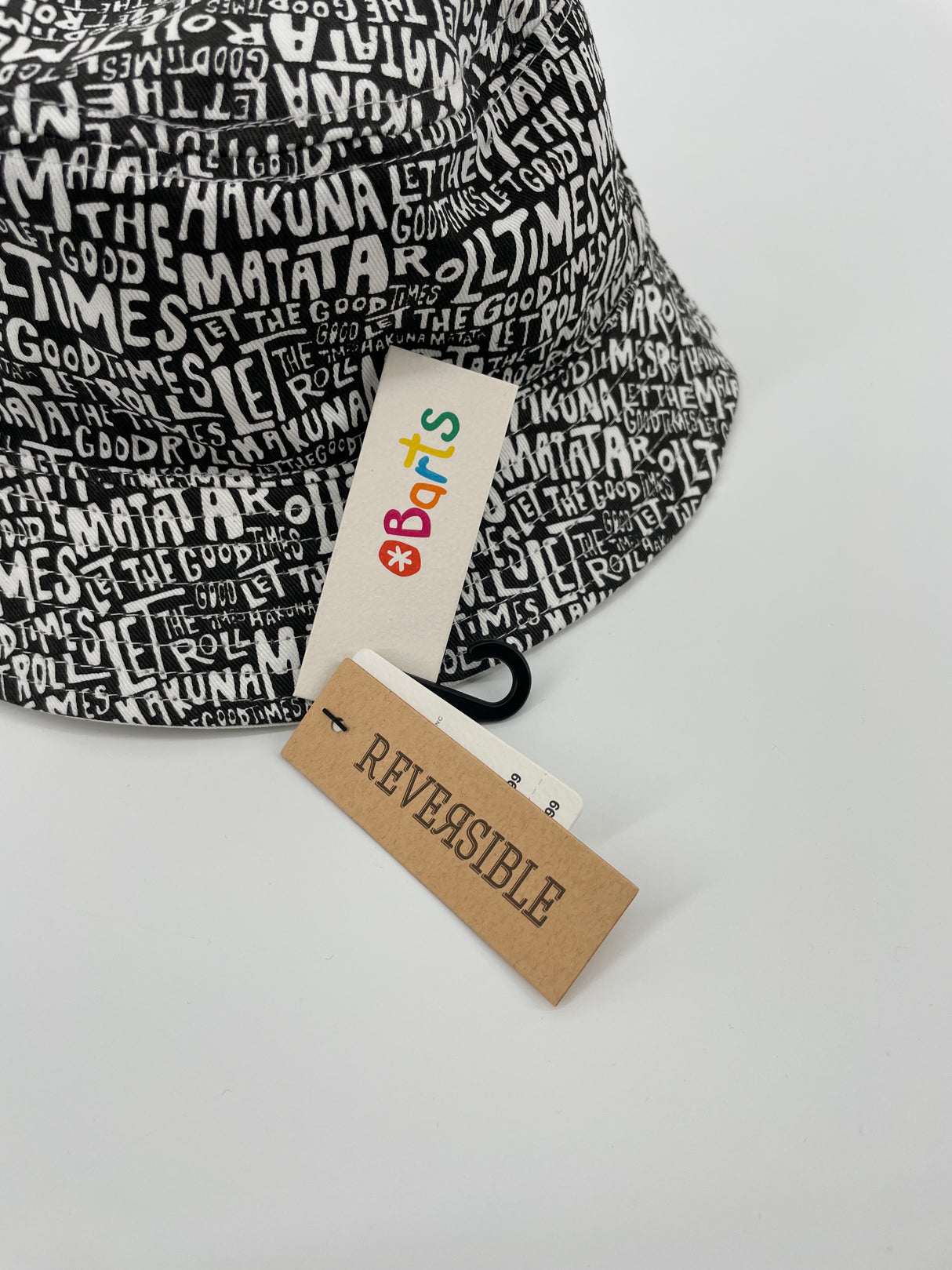 Vissershoedje Zwart Wit Letters Maat 4 - 8 Jaar