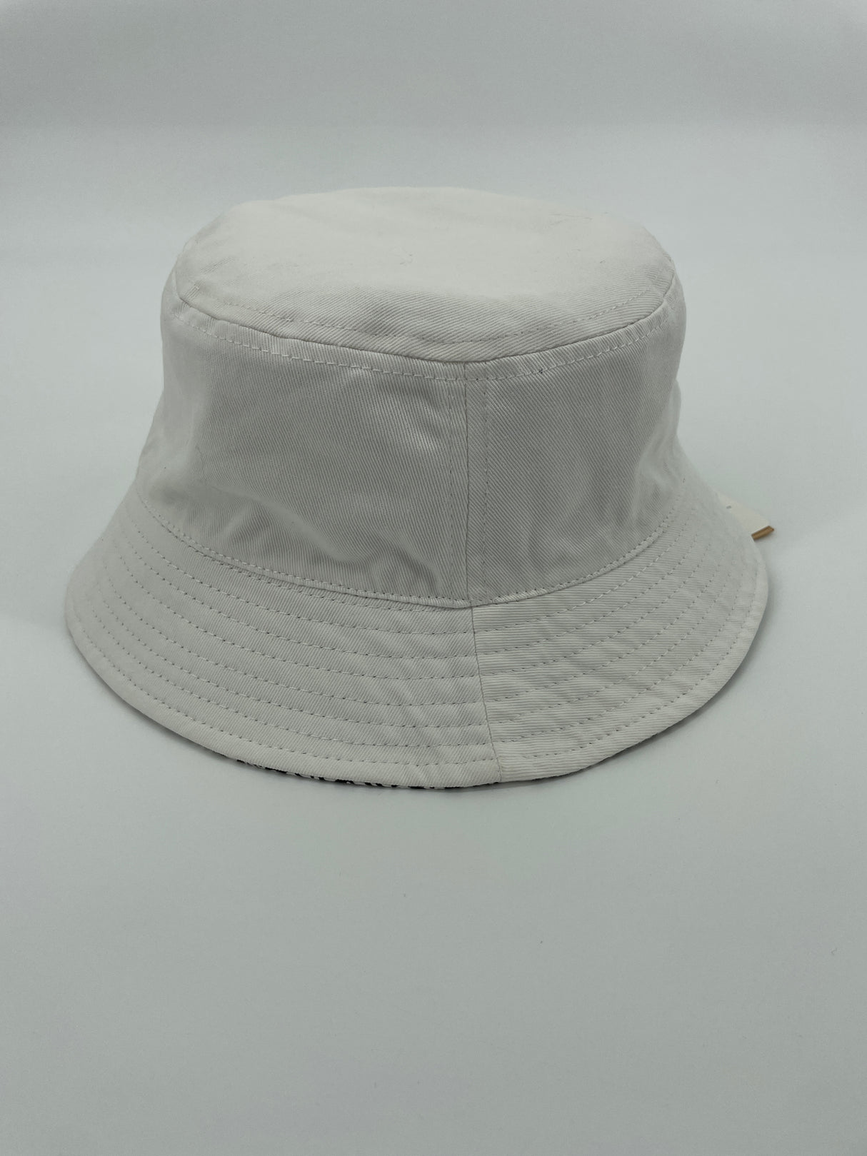 Vissershoedje Zwart Wit Letters Maat 4 - 8 Jaar