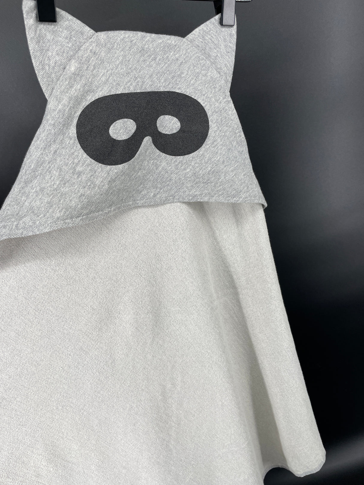 Bad Cape of Verkleed Cape Grijs met Oortjes