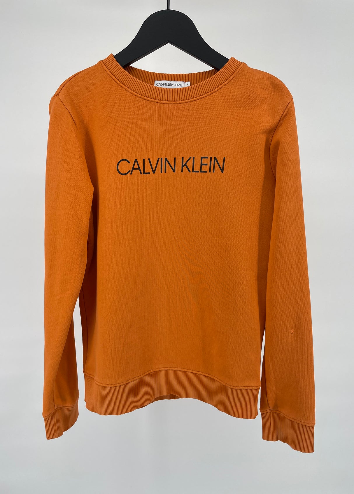 Trui Oranje met Logo Maat 140