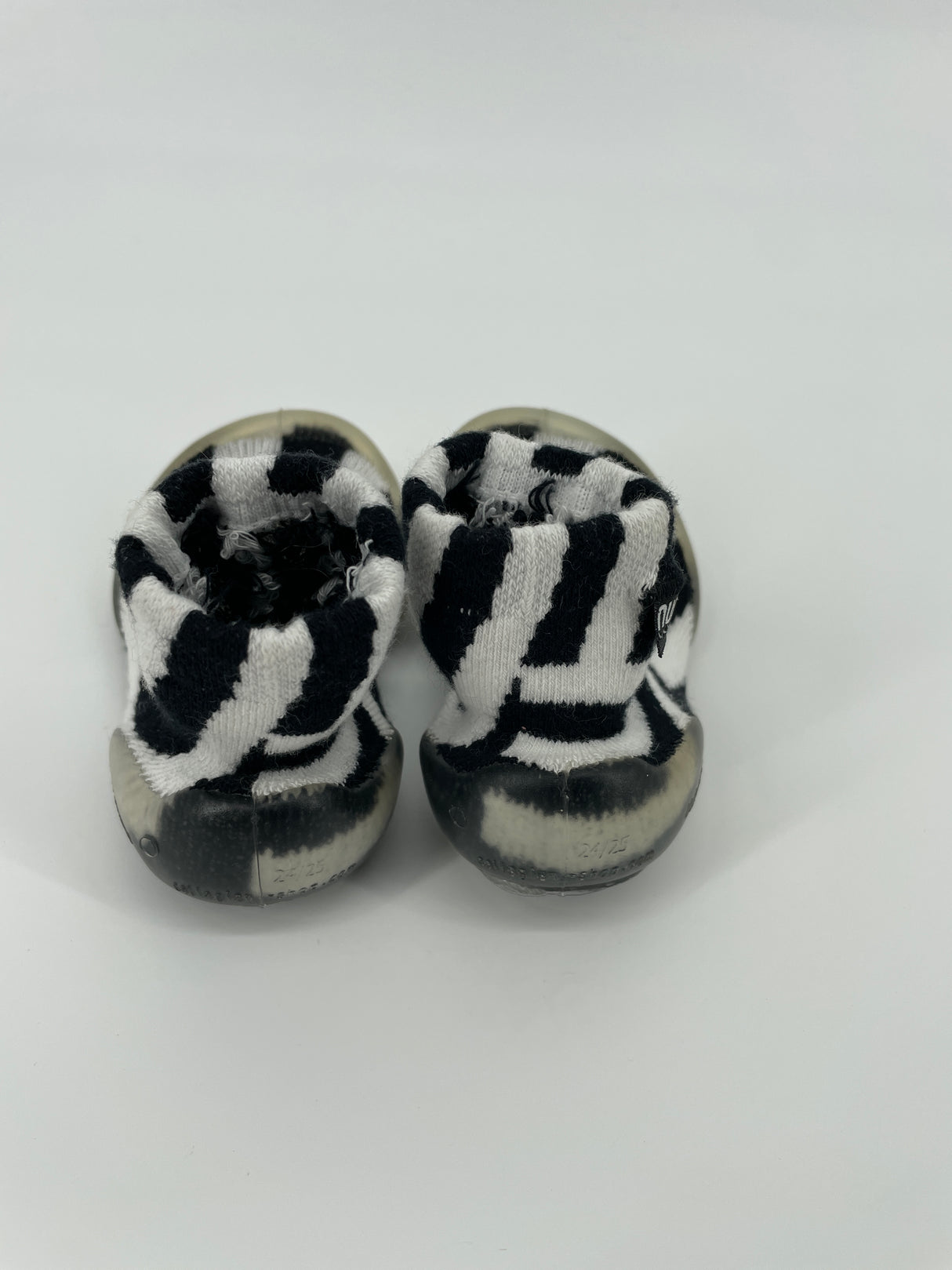 Sloffen Zwart Wit Strepen Maat 24 / 25