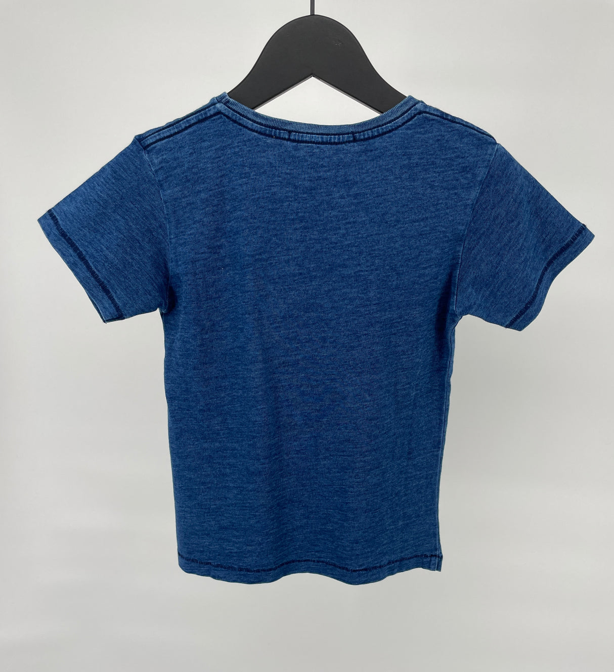 T-shirt Blauw met Zakje Maat 122