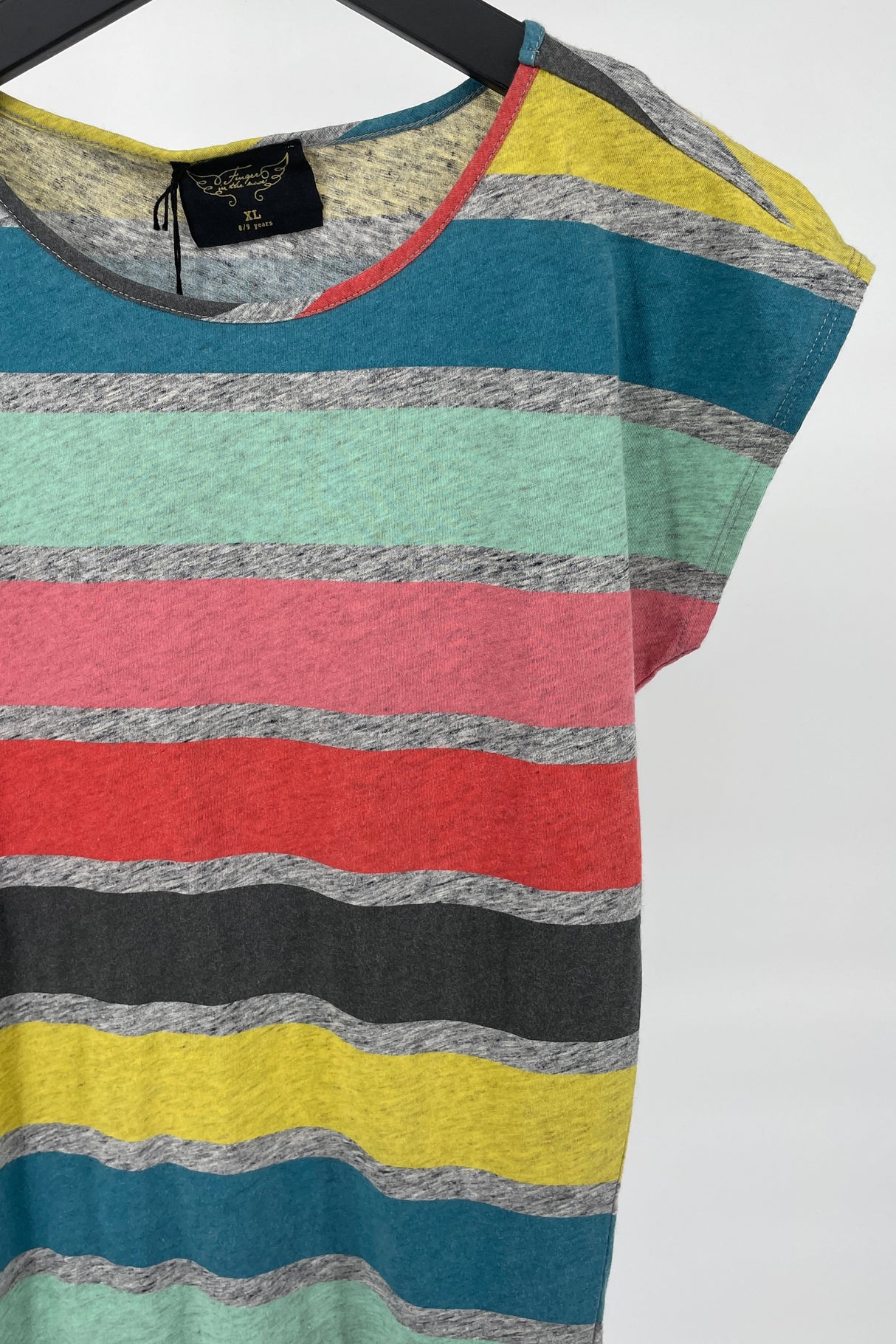 T-shirt Grijs Gekleurde Strepen Maat 134