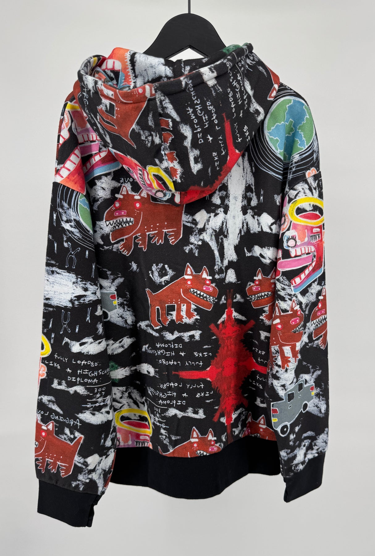 Vest Capuchon Zwart met Kunst Print AKKI Maat 164 / 170