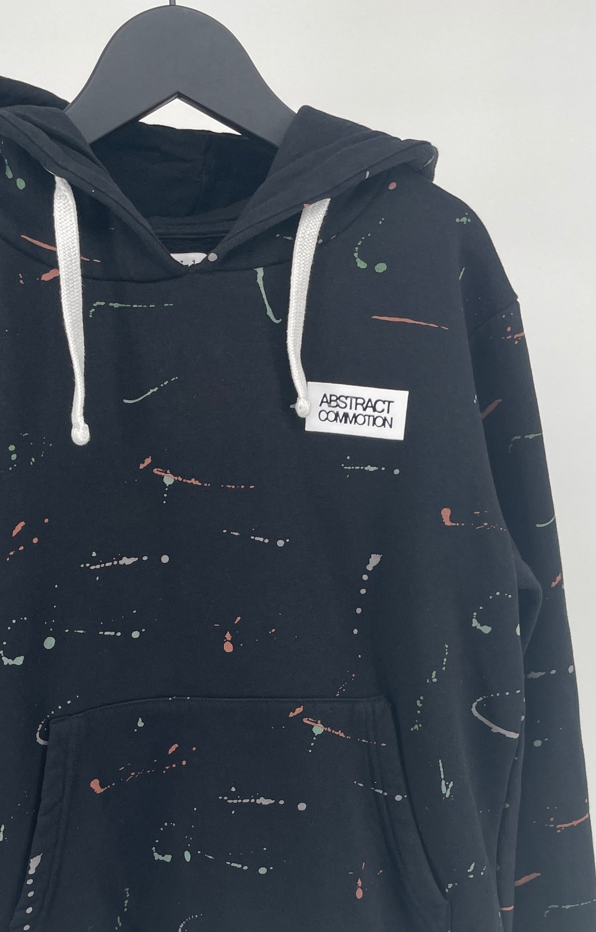 Hoodie Zwart Verfspetters Maat 140 / 146
