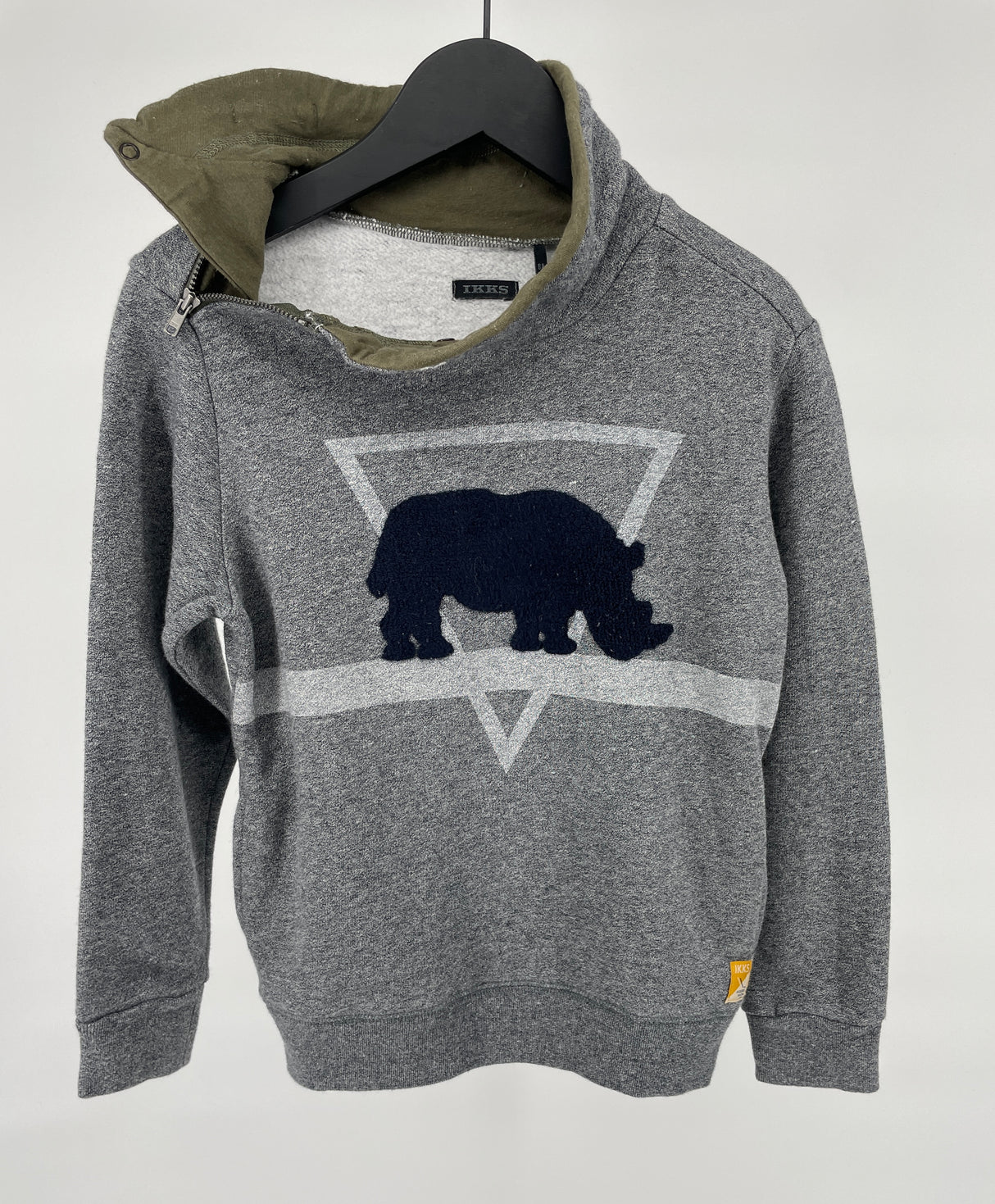 Trui Grijs met Neushoorn Maat 122 / 128