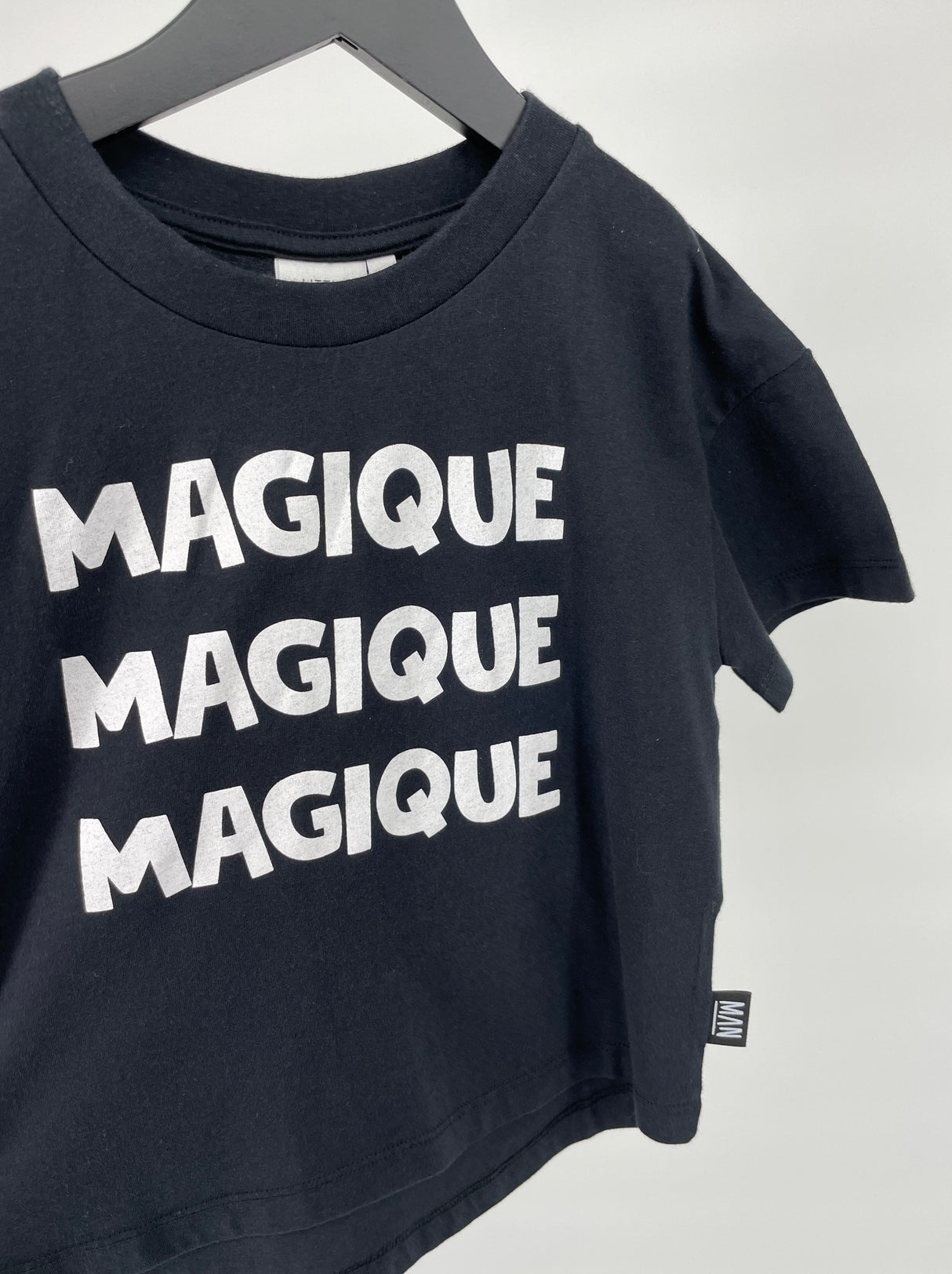 T-shirt Zwart Magique Maat 104 / 110