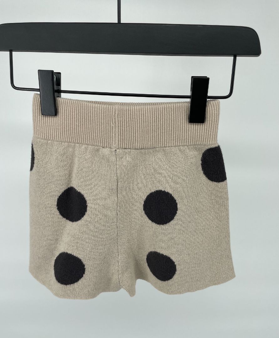 Short Beige Zwarte Stippen Gebreid Maat 98