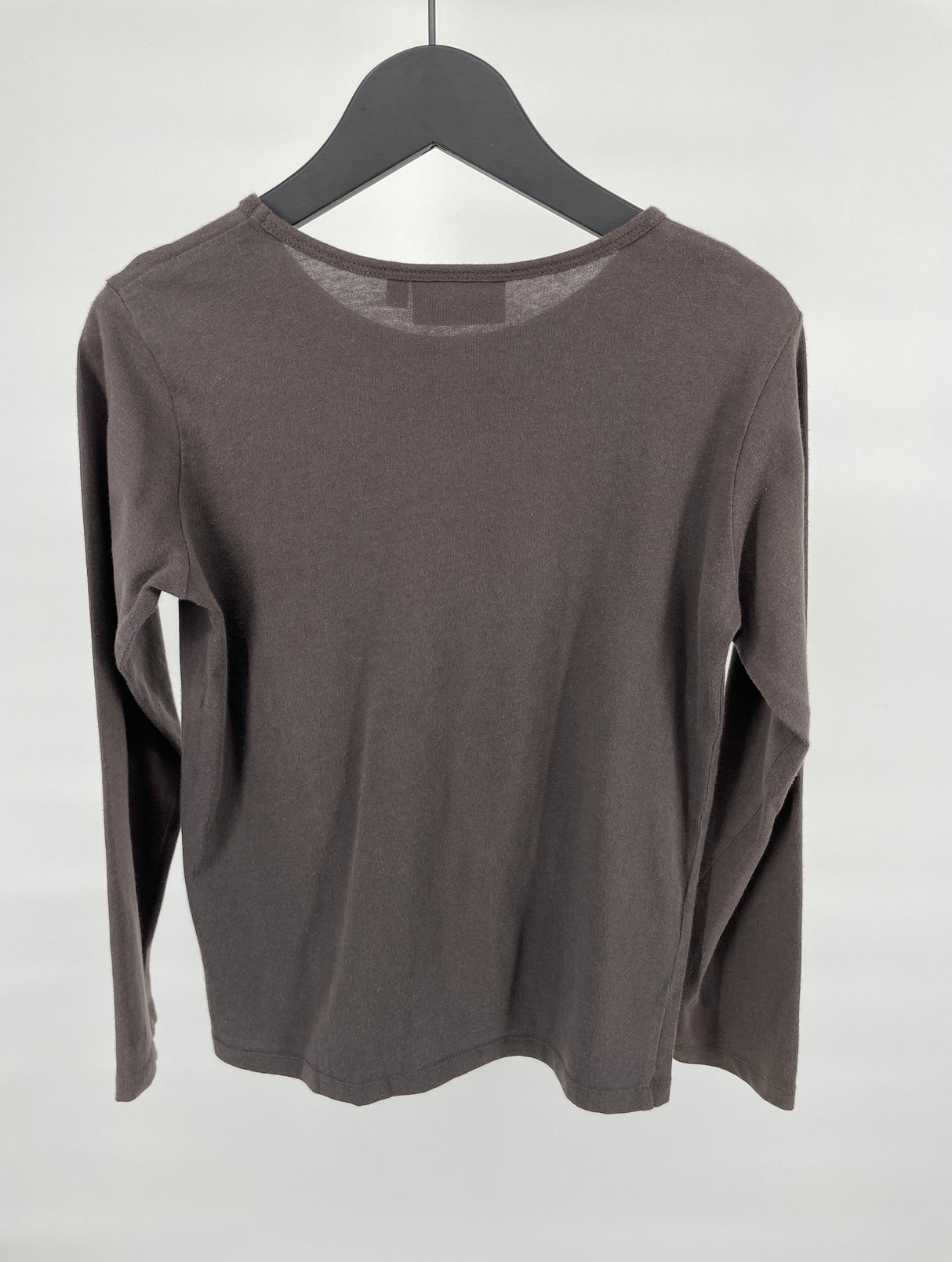 Longsleeve Bruin Zakje Letter M Maat 128 / 134