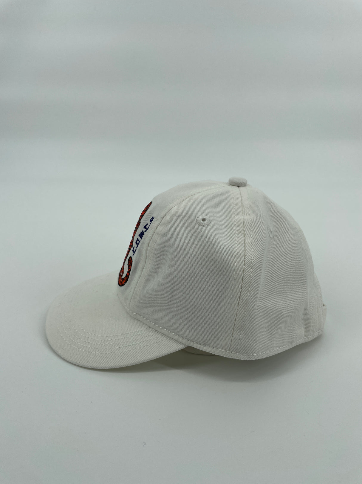 Pet Wit met Rode Tijger Maat 9 Mnd - 3 Jaar