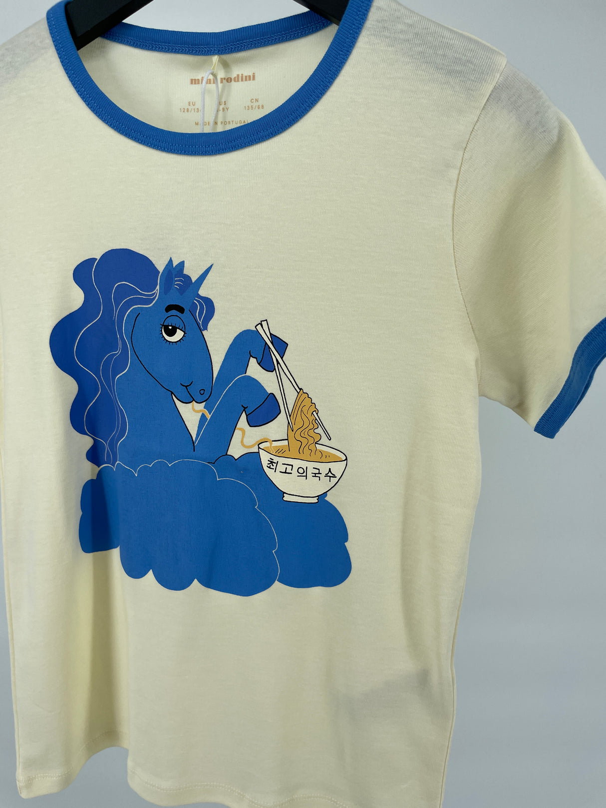 T-shirt Beige Blauw Unicorn Noodles Maat 128 / 134
