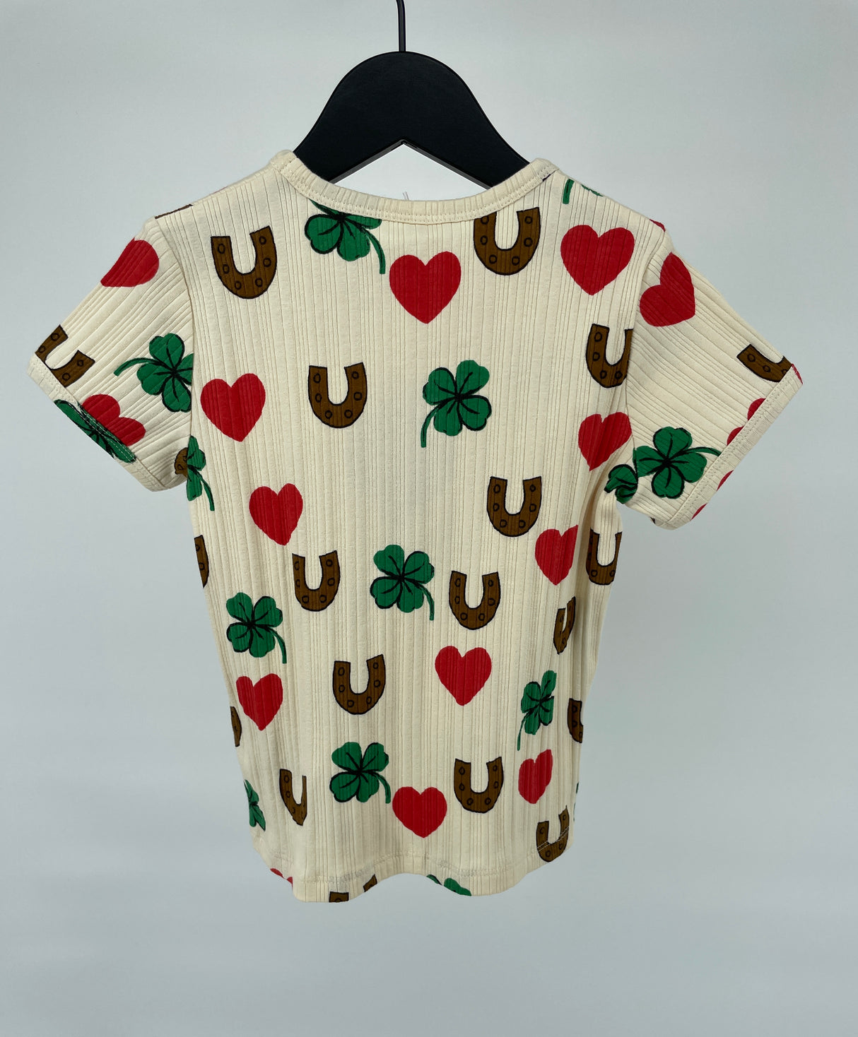 T-shirt Beige Hartjes Klavertjes Hoefijzers Print