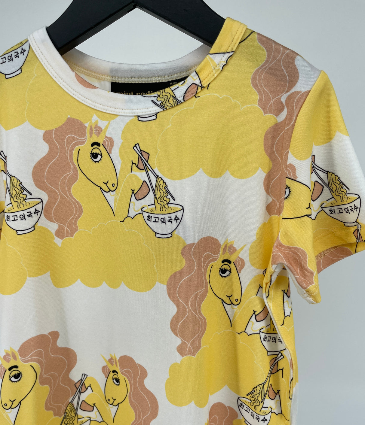 T-shirt Unicorn Noodles Geel Roze
