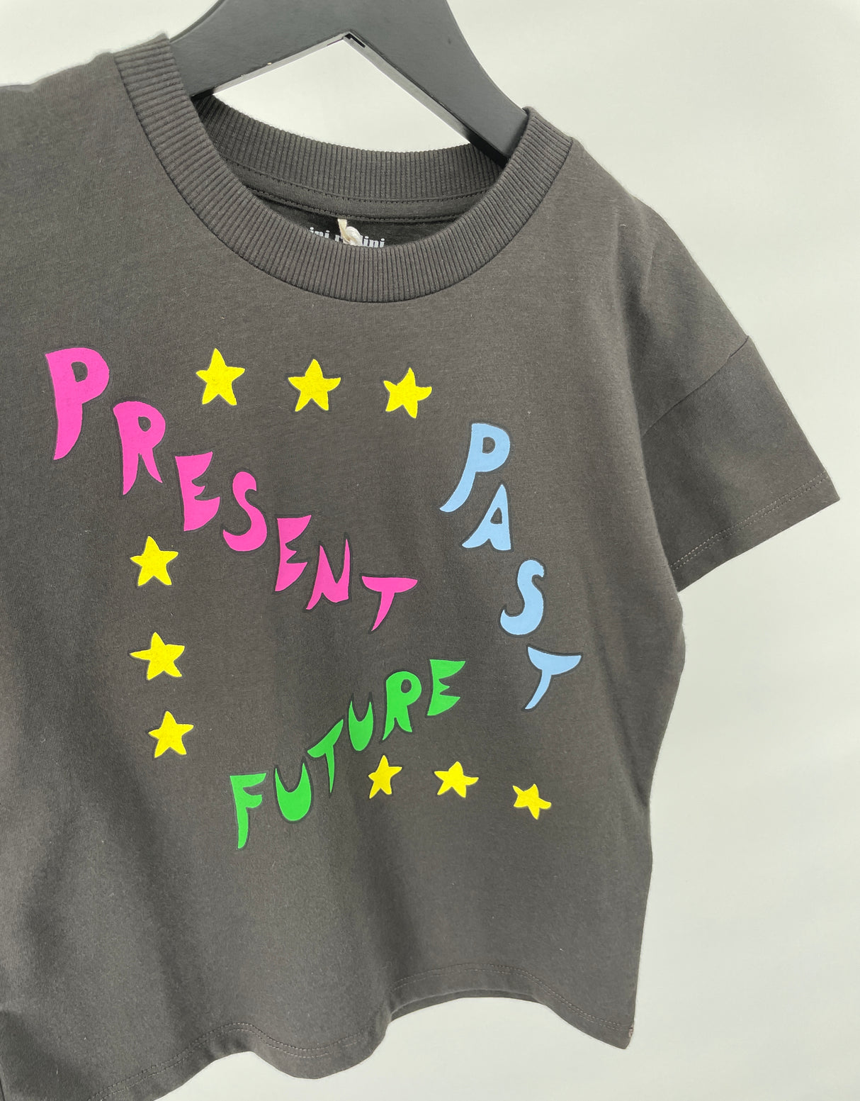 T-shirt Zwart Past Present Future Maat 104 / 110