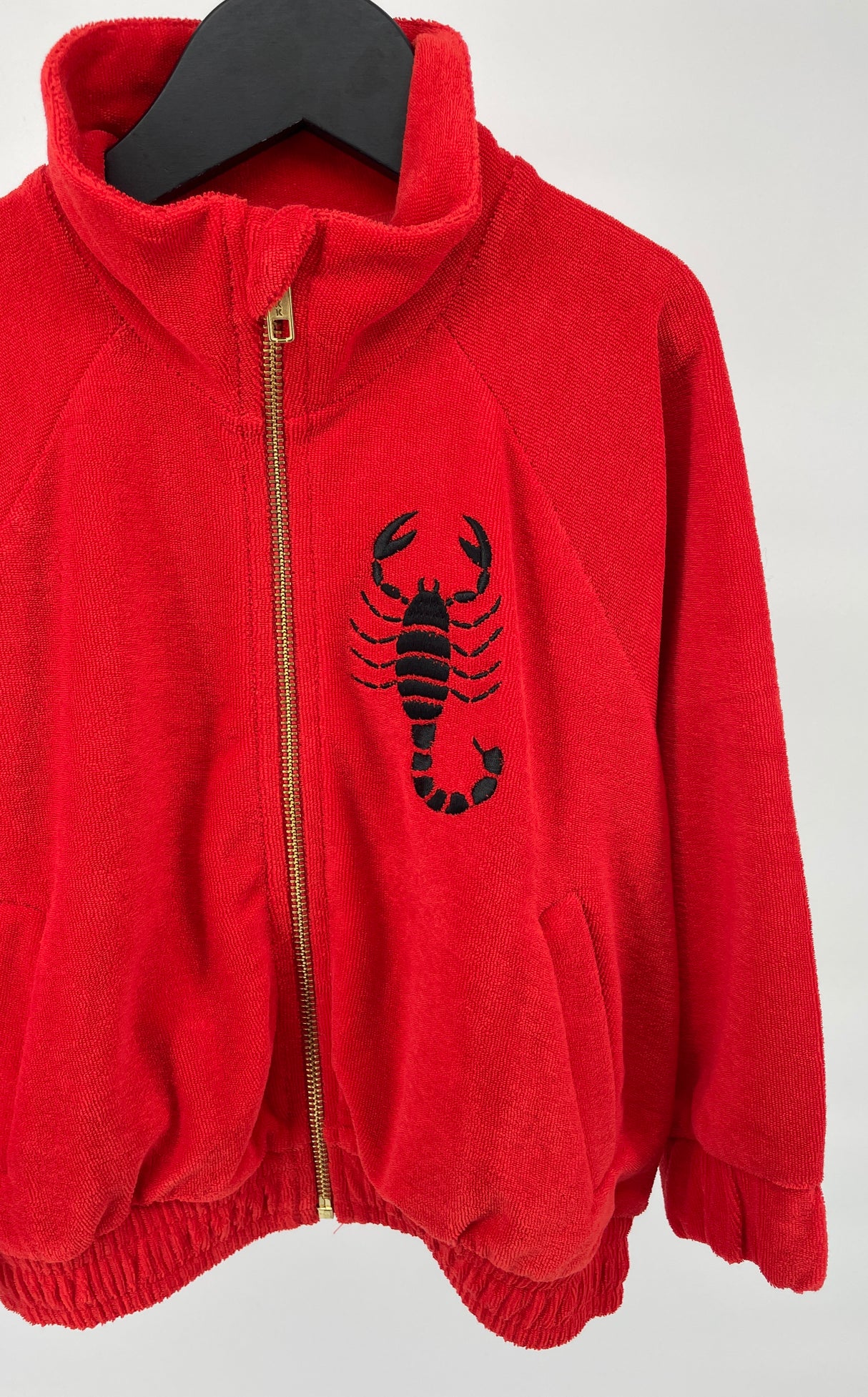 Vest Rood Schorpioen Maat 92 / 98