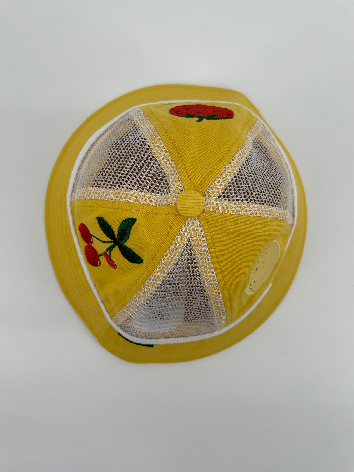 Zonnehoedje Geel Wit met Zomerfruit