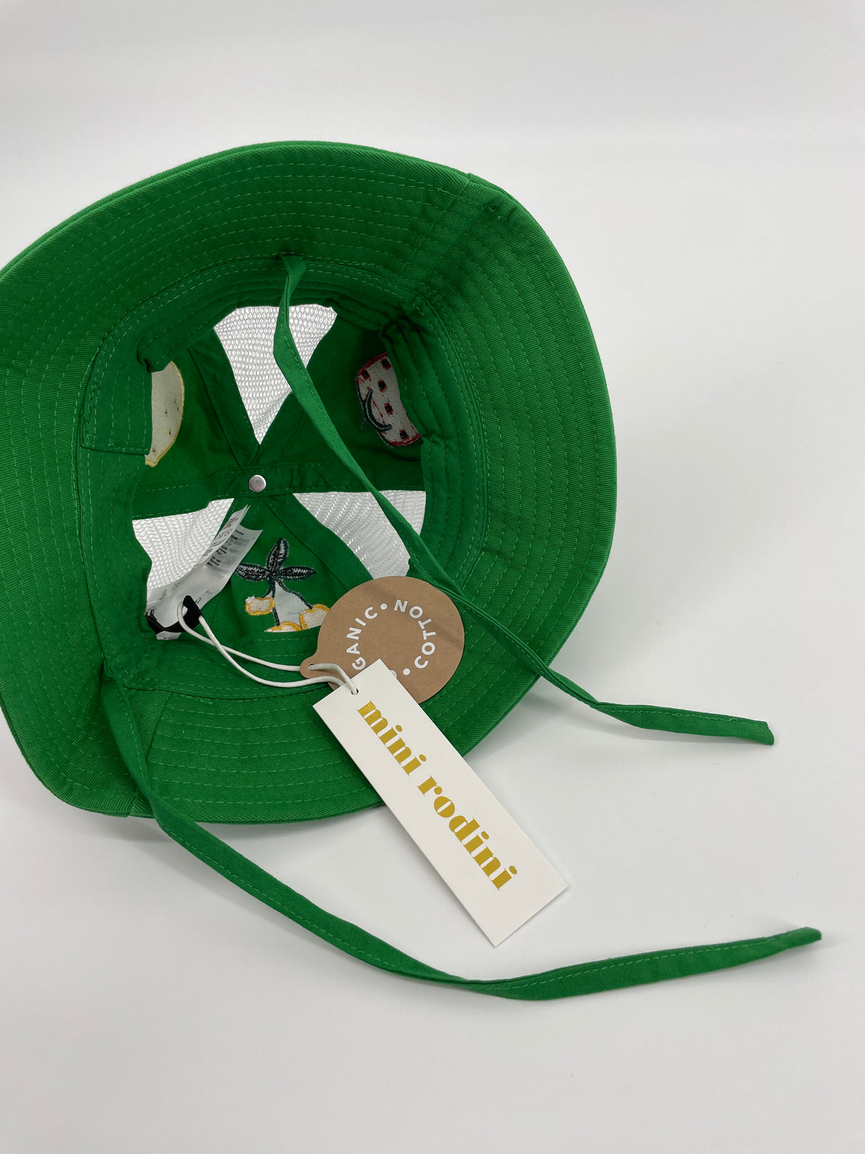 Zonnehoedje Groen Wit met Zomerfruit