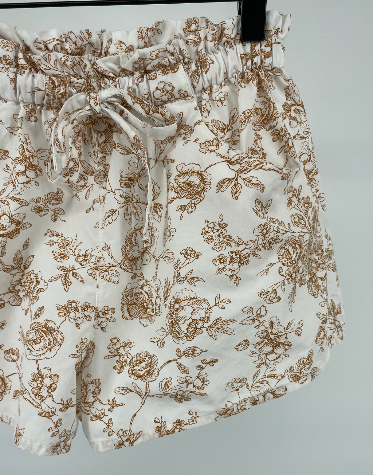 Korte Broek Beige Bruine Bloemetjes Maat 128