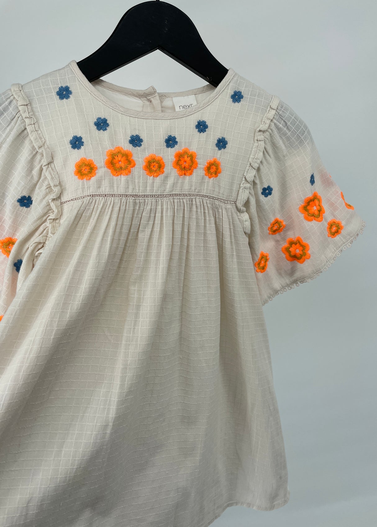 Jurk Beige Geborduurde Bloemen Maat 110