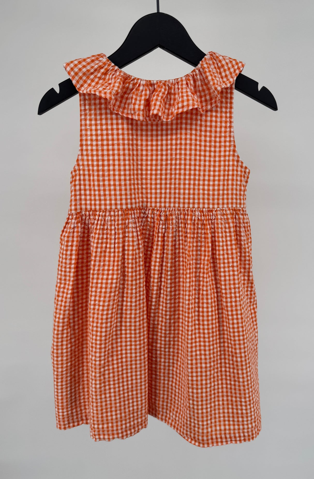 Jurk Mouwloos Oranje Wit Geblokt Roesjes Kraag Maat 116