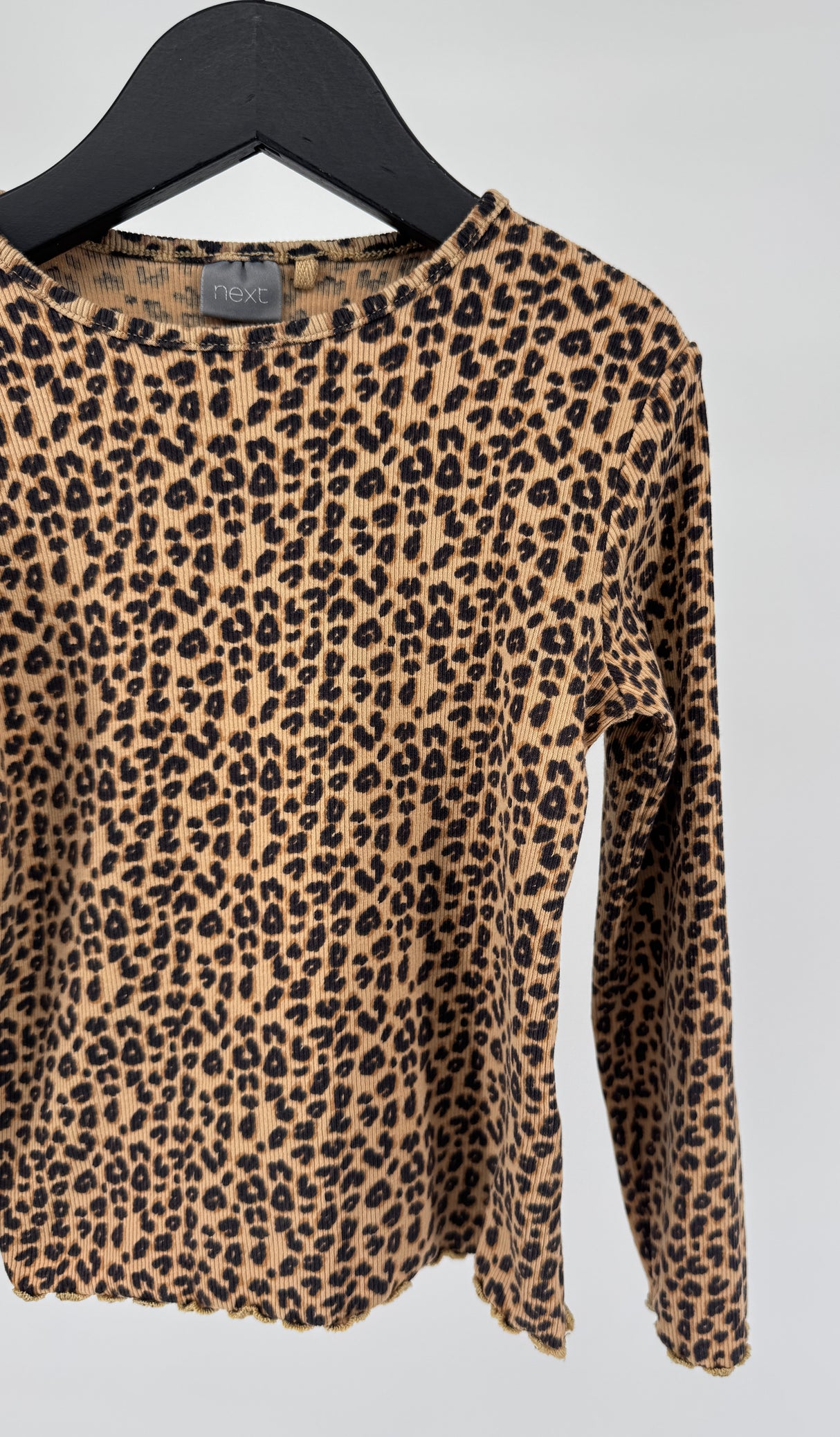 Longsleeve Bruin Luipaard Rib Maat 104