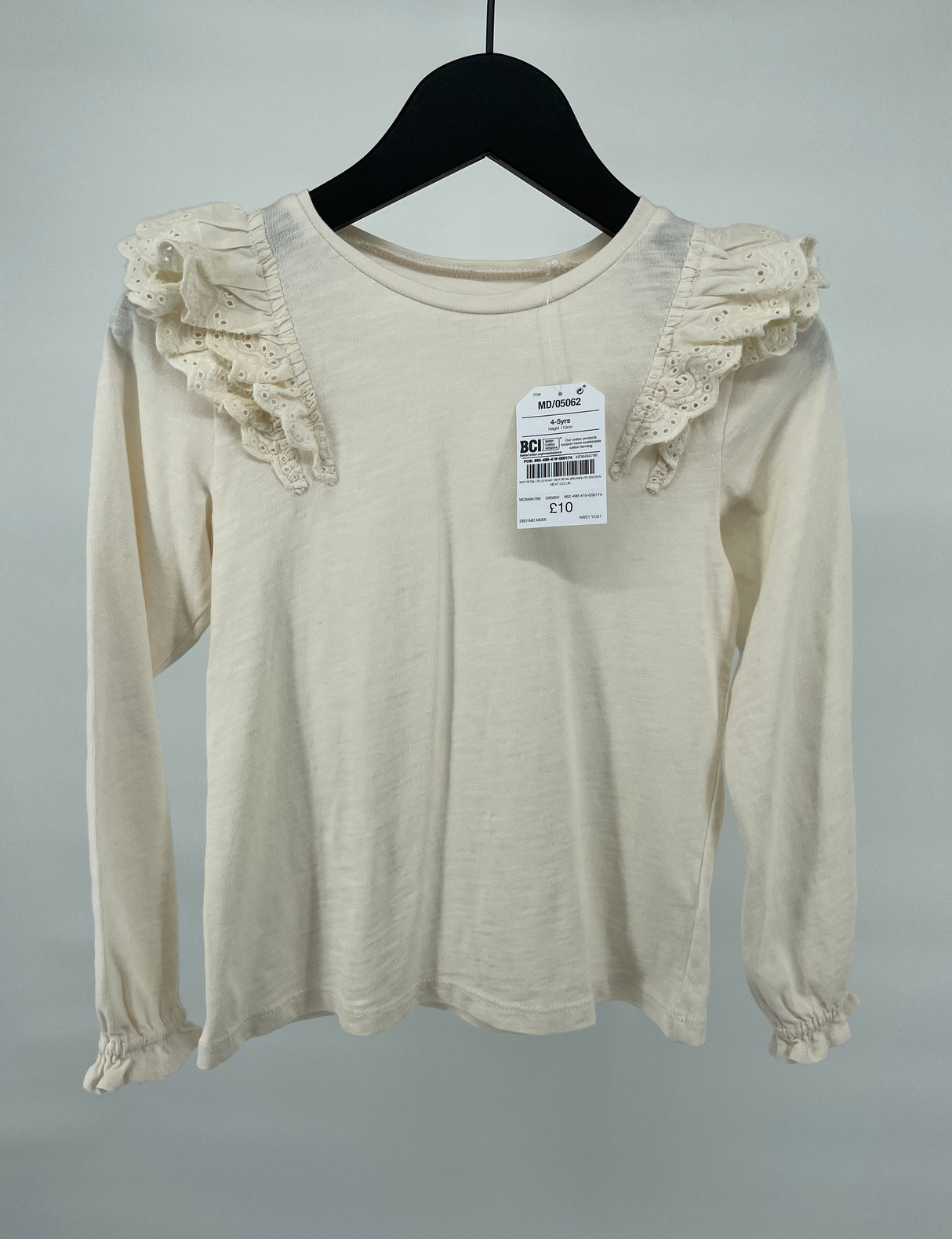 Top Lange Mouw Beige Roesjes Broderie Details Maat 110