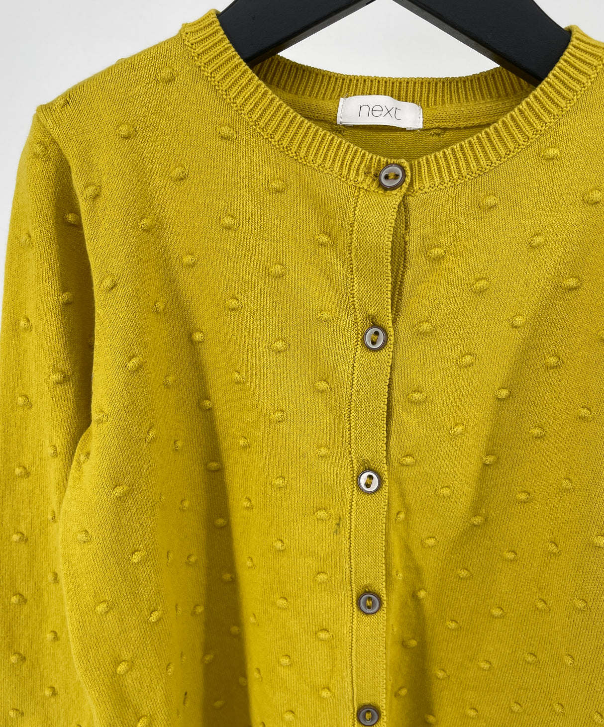 Vestje Oker Geel met Stipjes Maat 98 / 104