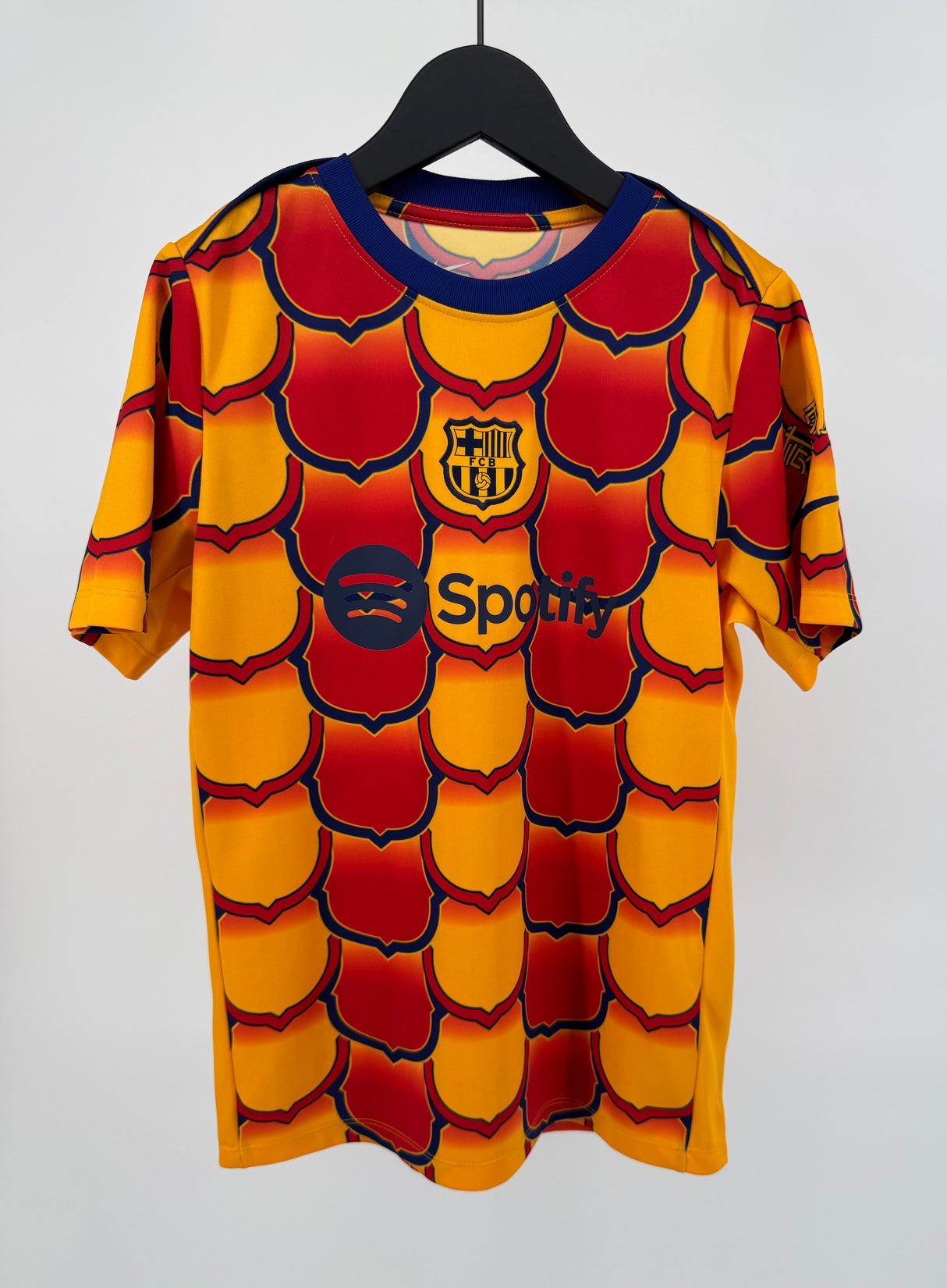 FC Barcelona Voetbalshirt Pre Match Geel Rood Maat 152 / 158