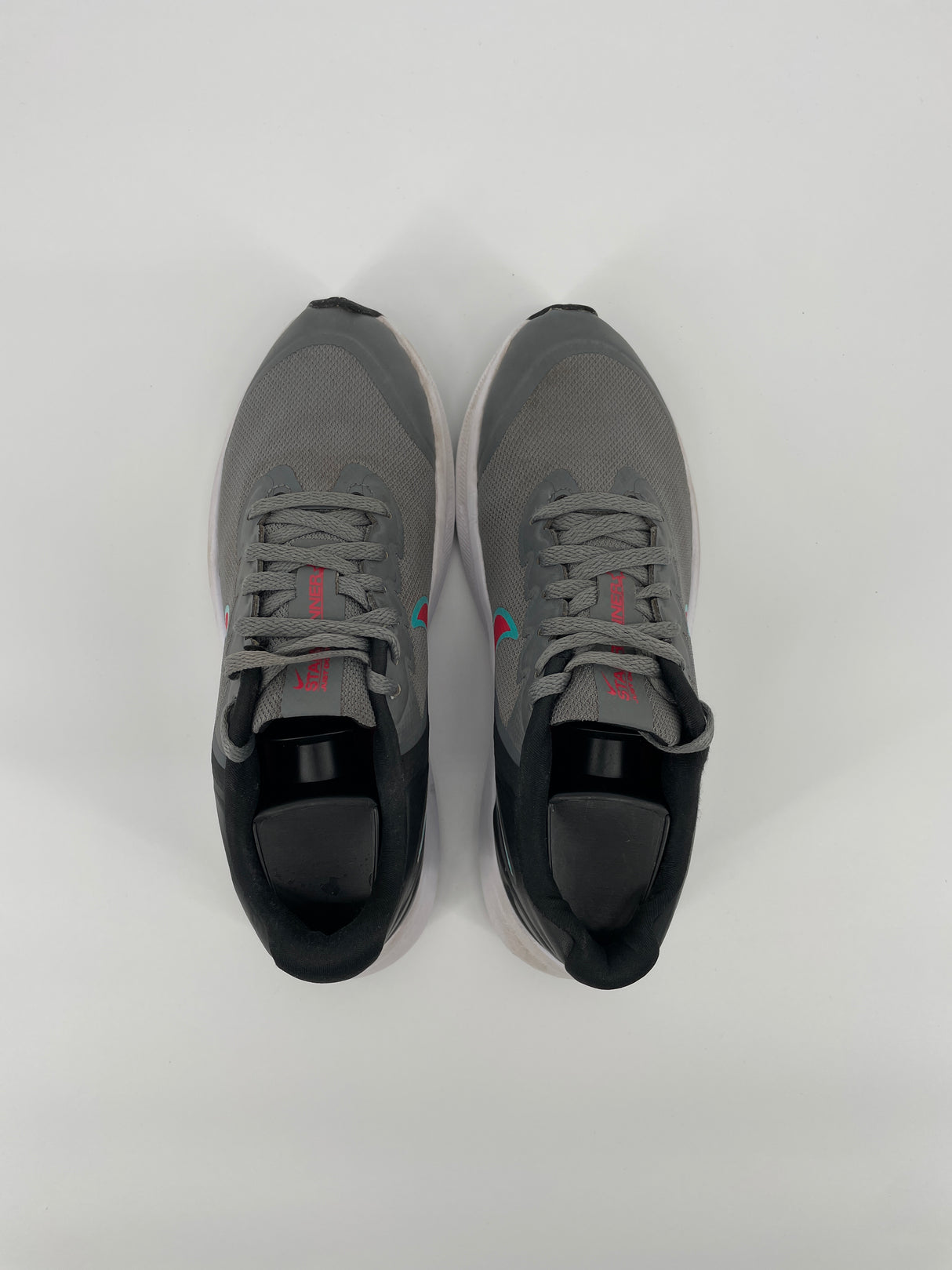 Star Runner 3 Hardloopschoenen Grijs Zwart Rood Maat 35,5