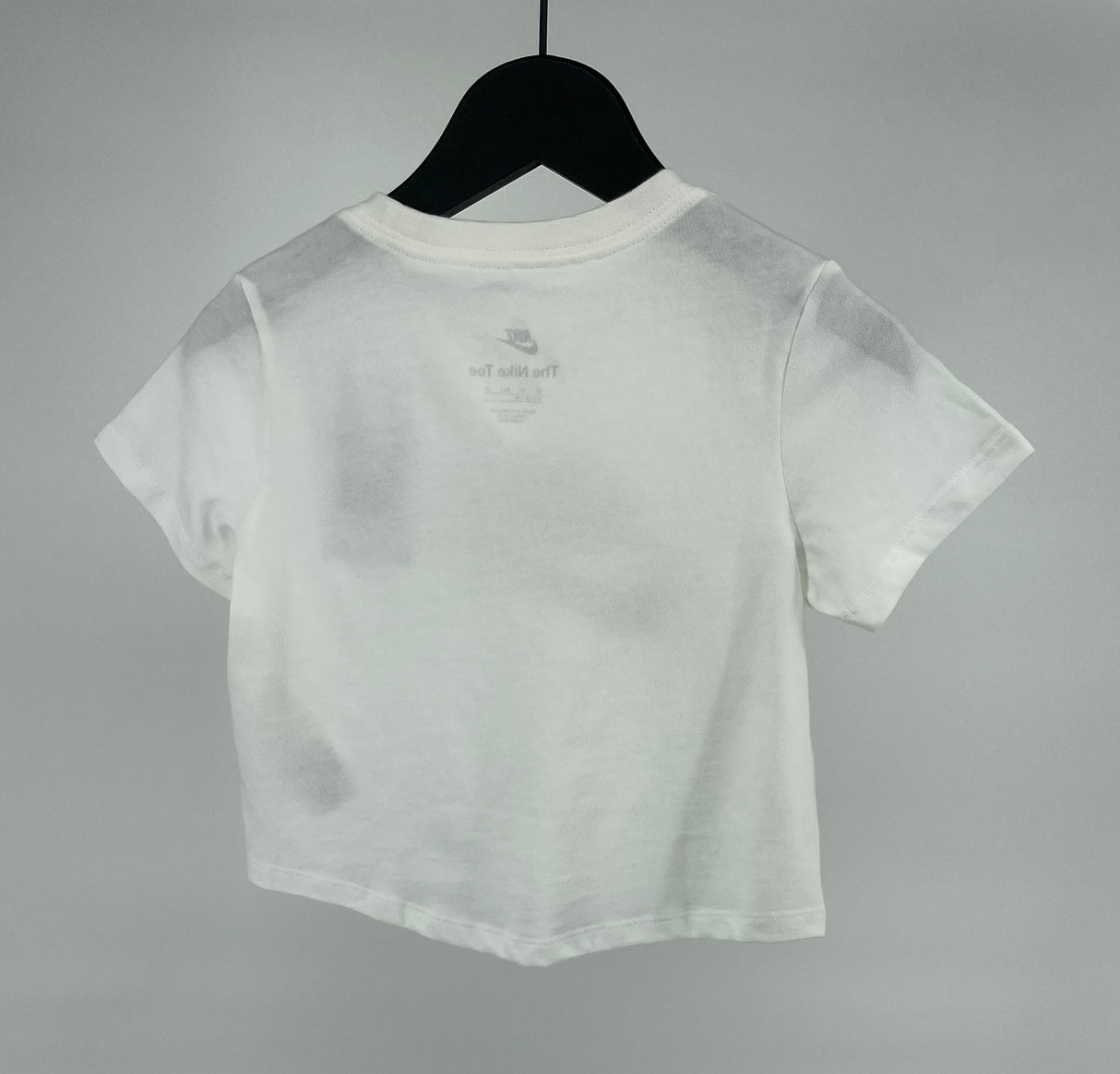 Cropped T-shirt Wit met Zwart Logo Maat 122 / 128