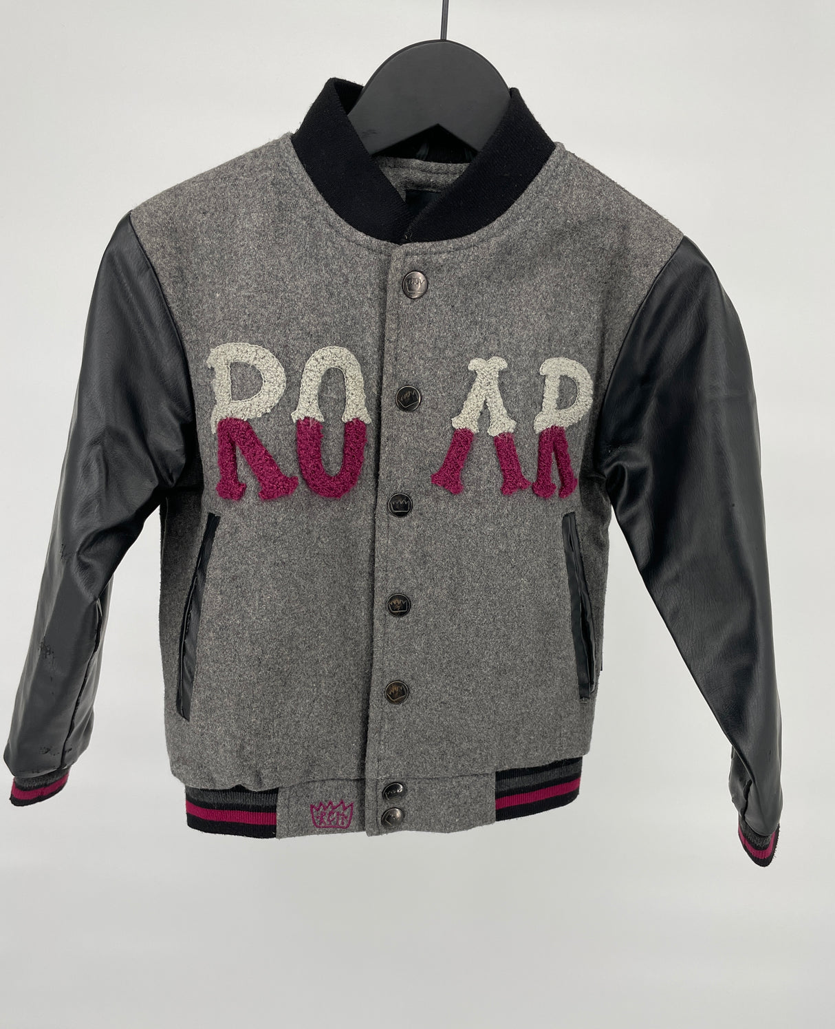 Baseball Jas Grijs Zwart Leeuw Maat 98 - 104