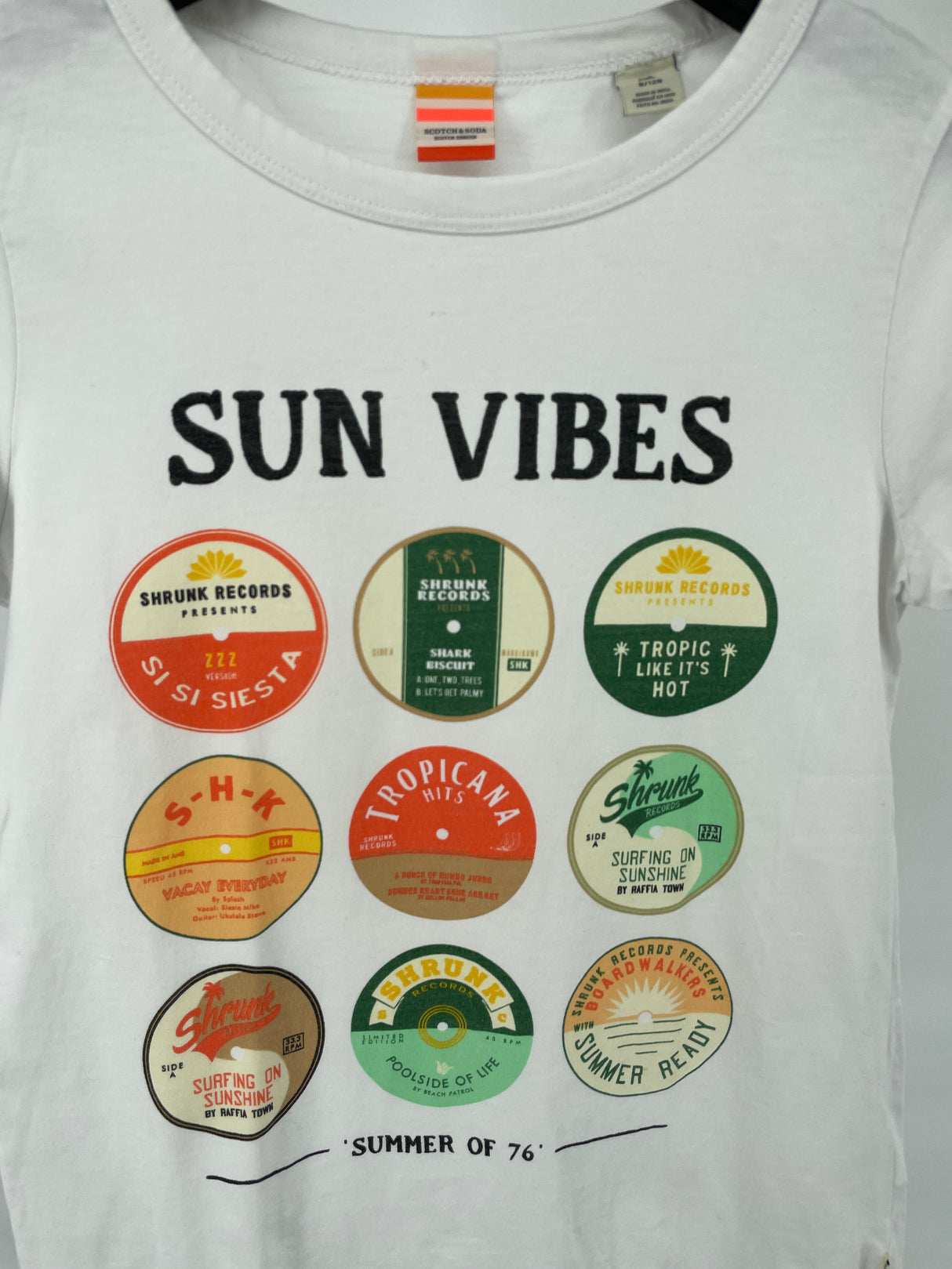 T-shirt wit Sun Vibes Maat 128