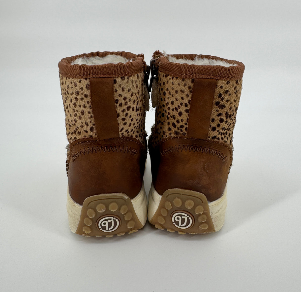 Laarsjes Bruin Stippen Gevoerd Maat 30