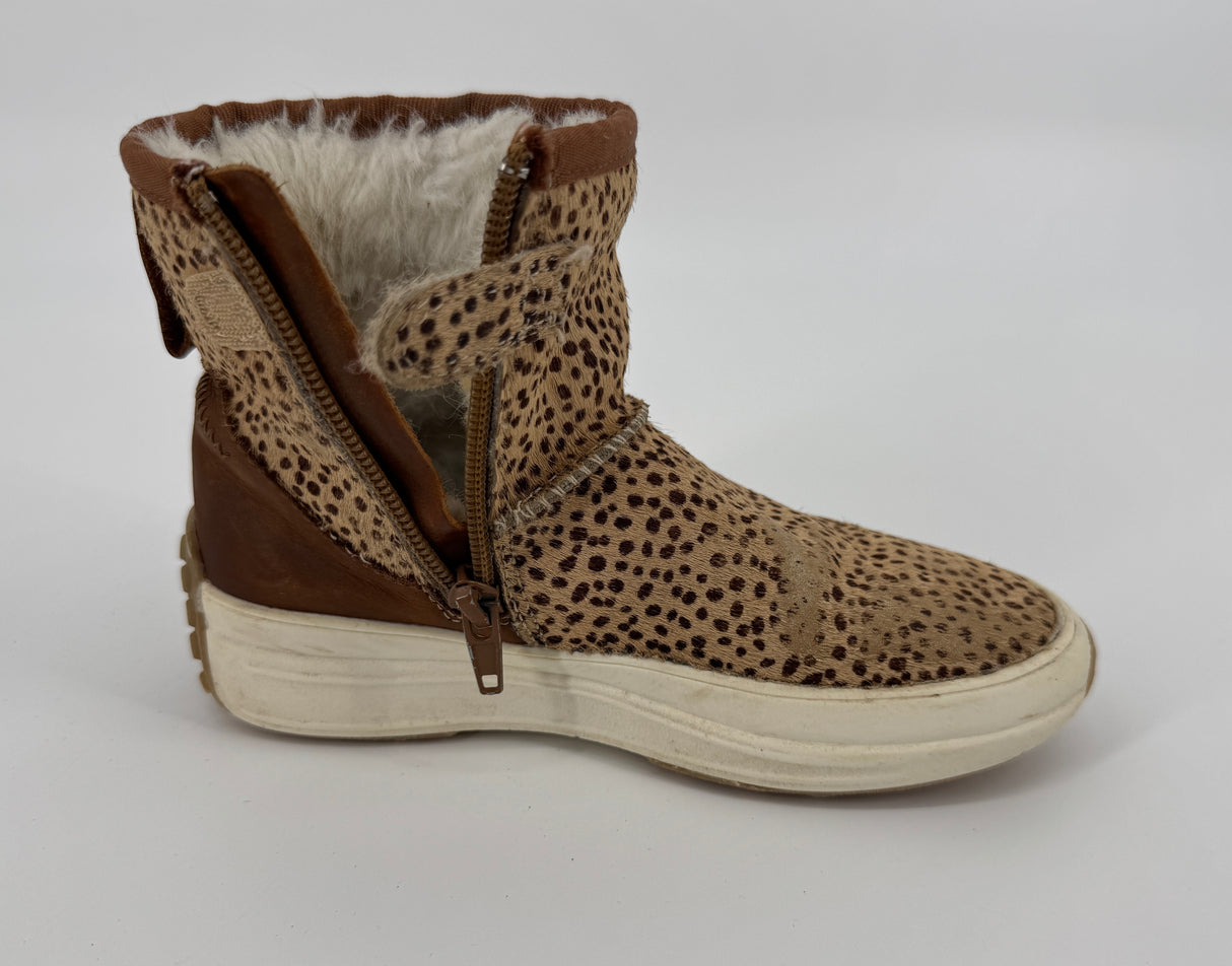 Laarsjes Bruin Stippen Gevoerd Maat 30