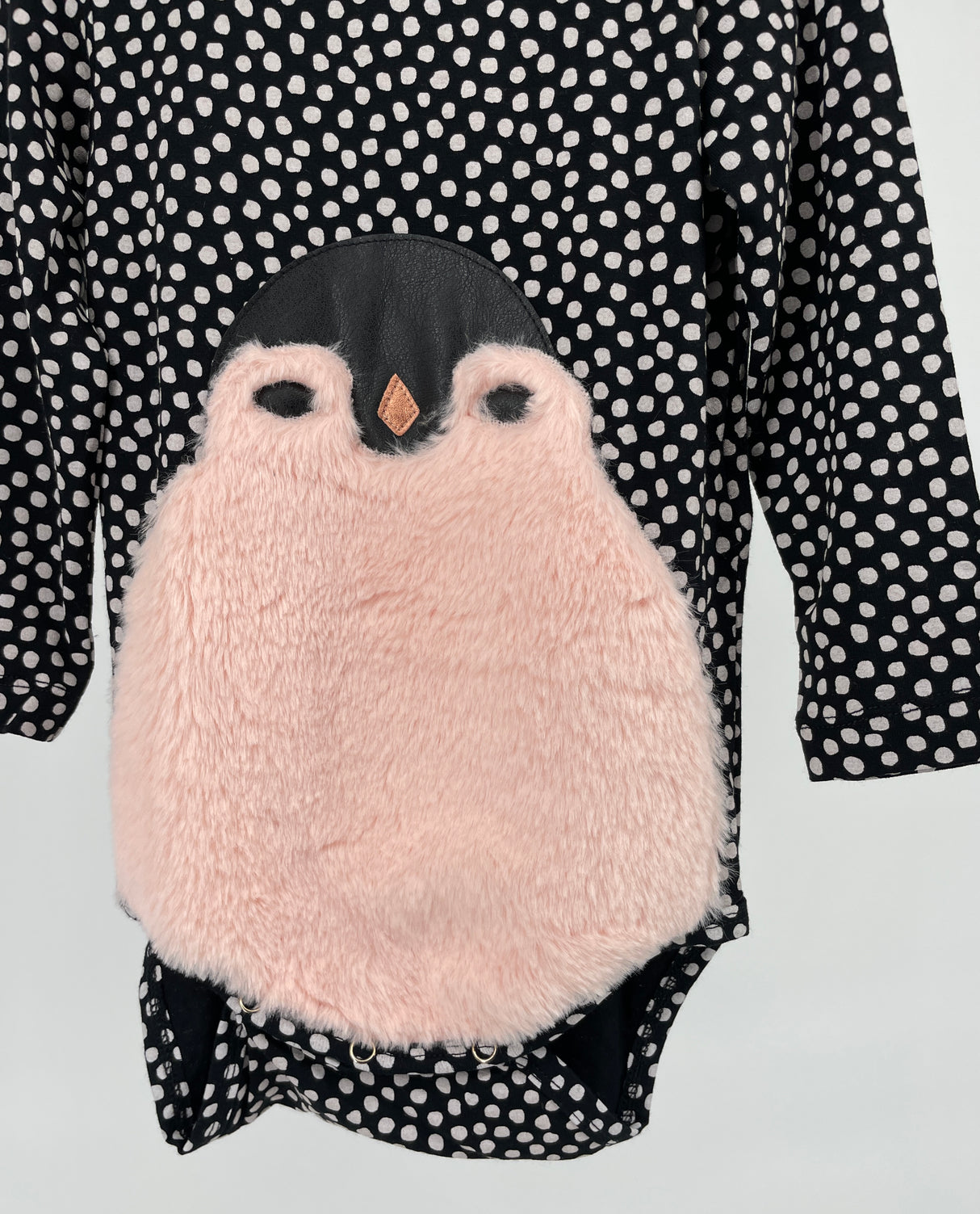 Romper Zwart Witte Stippen Pinguin Maat 92