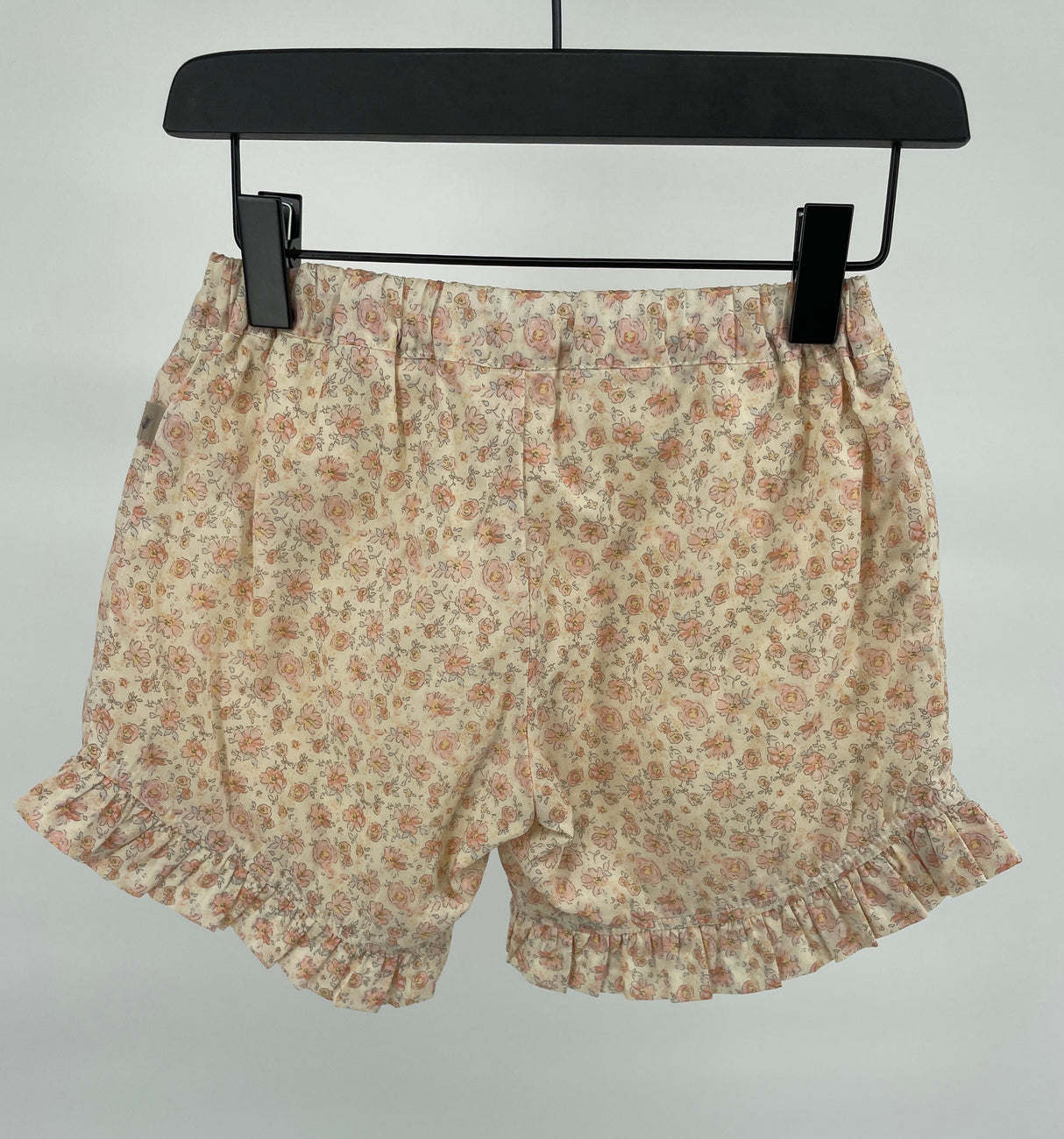 Korte Broek Beige Bloemetjes Print Roesjes Maat 110