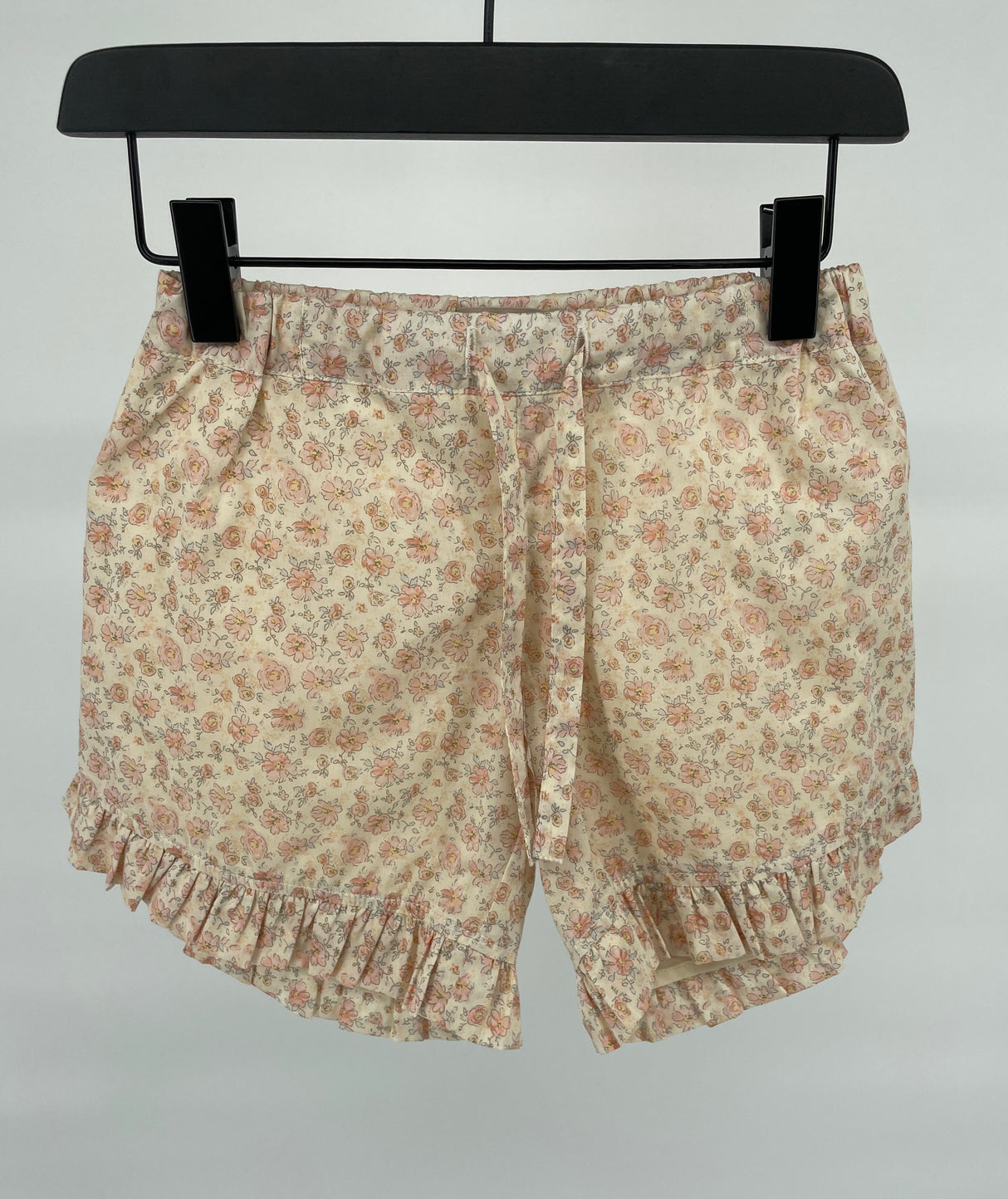 Korte Broek Beige Bloemetjes Print Roesjes Maat 110