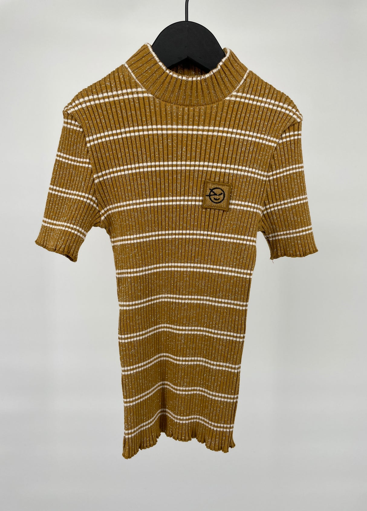 Top Korte Mouw Goud Rib Turtle Nek Maat 128