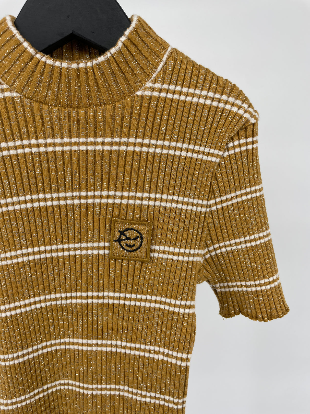 Top Korte Mouw Goud Rib Turtle Nek Maat 128