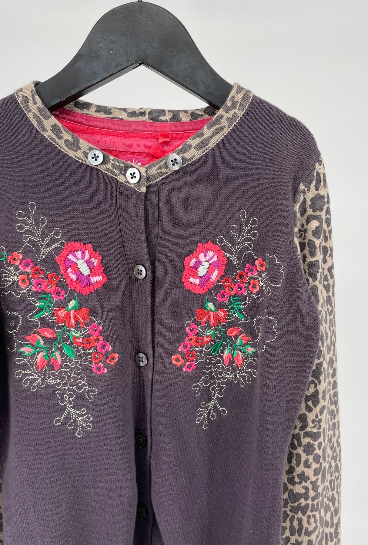 Vest Grijs Luipaard Bloemen Maat 122 / 128