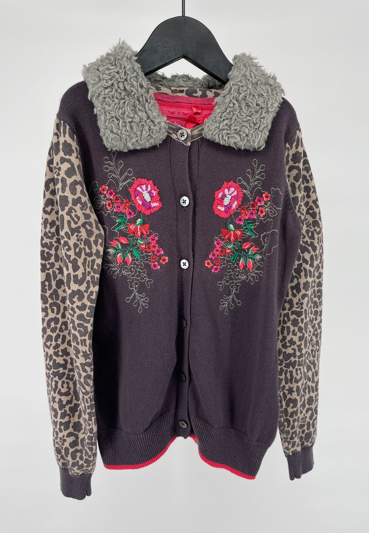 Vest Grijs Luipaard Bloemen Maat 122 / 128