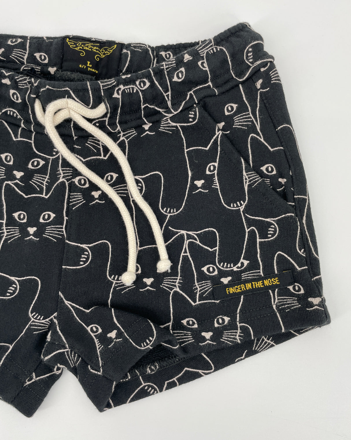 Korte Broek Zwart met Katten Print