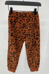 Pyjama Bruin Cheeta Fleece Maat 110 / 116